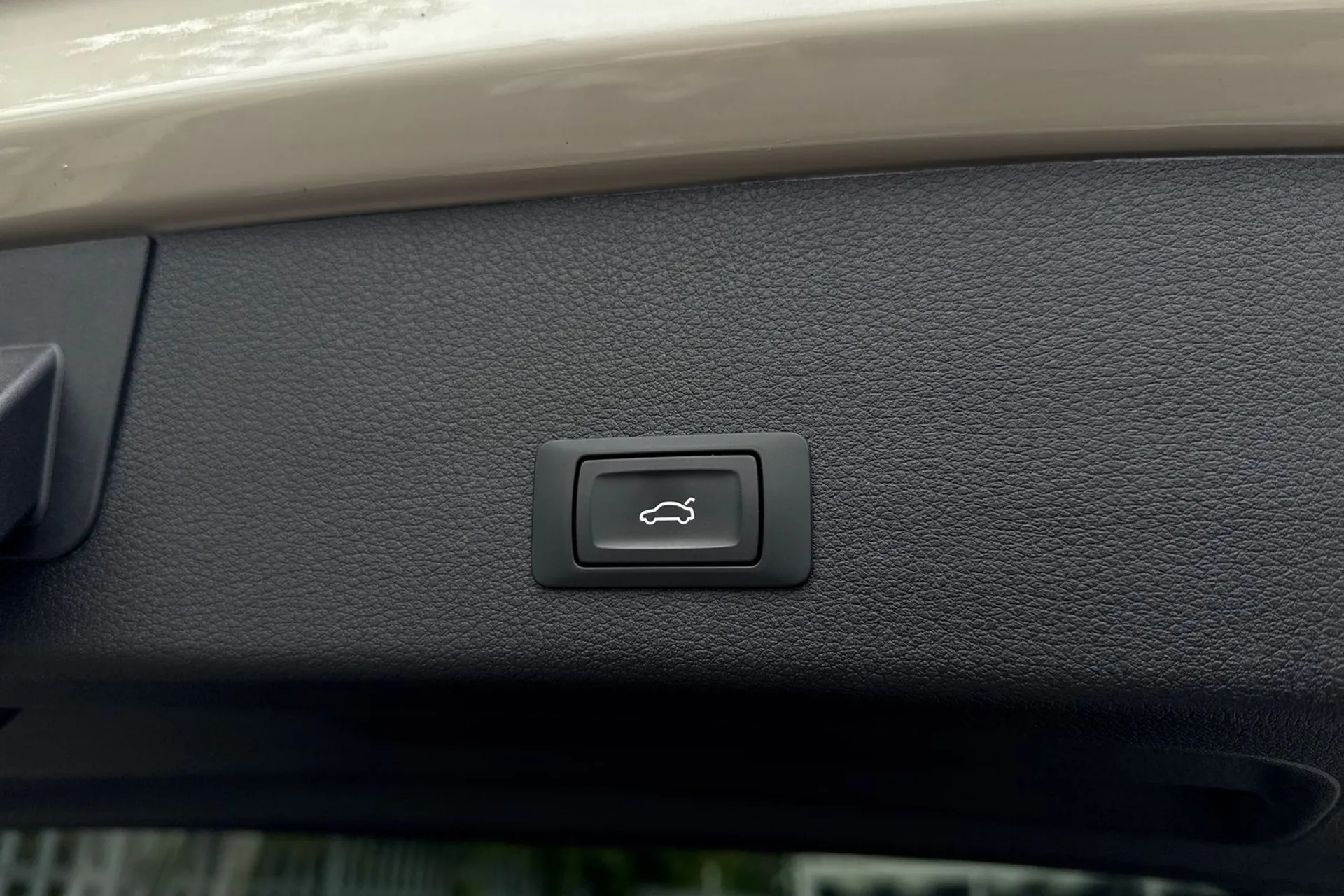 Audi E-Tron thumbnail image number 19