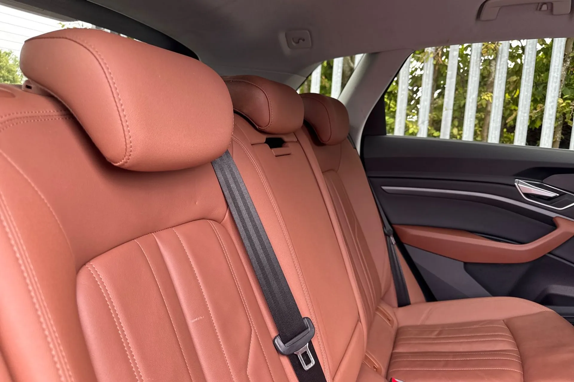 Audi E-Tron thumbnail image number 21