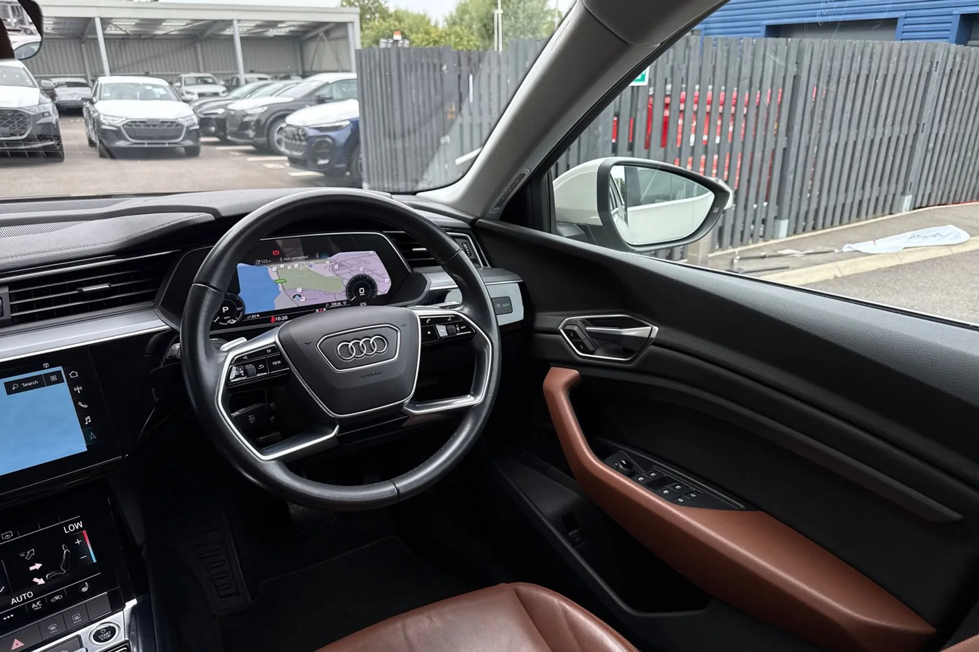 Audi E-Tron thumbnail image number 35