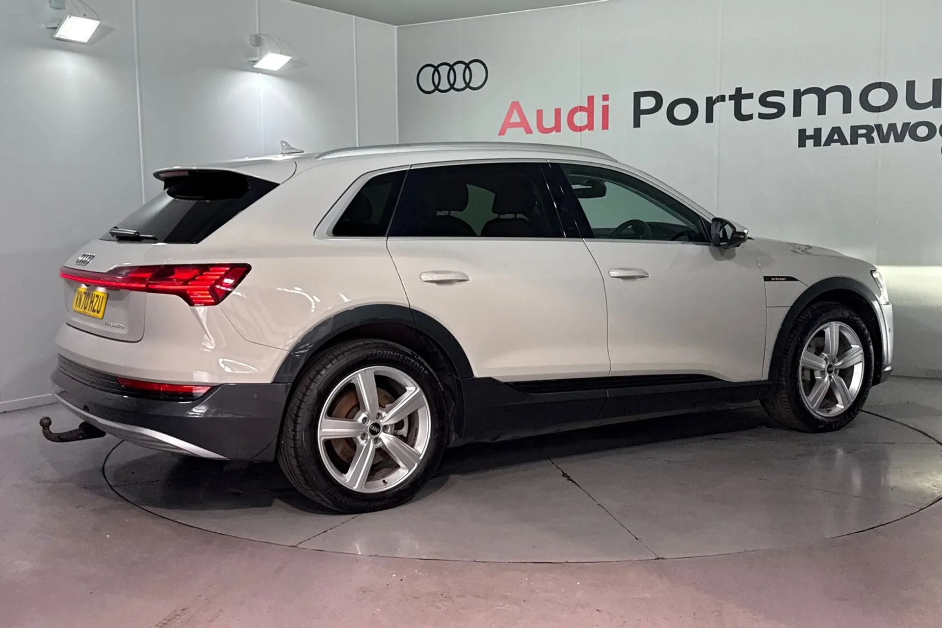 Audi E-Tron thumbnail image number 9
