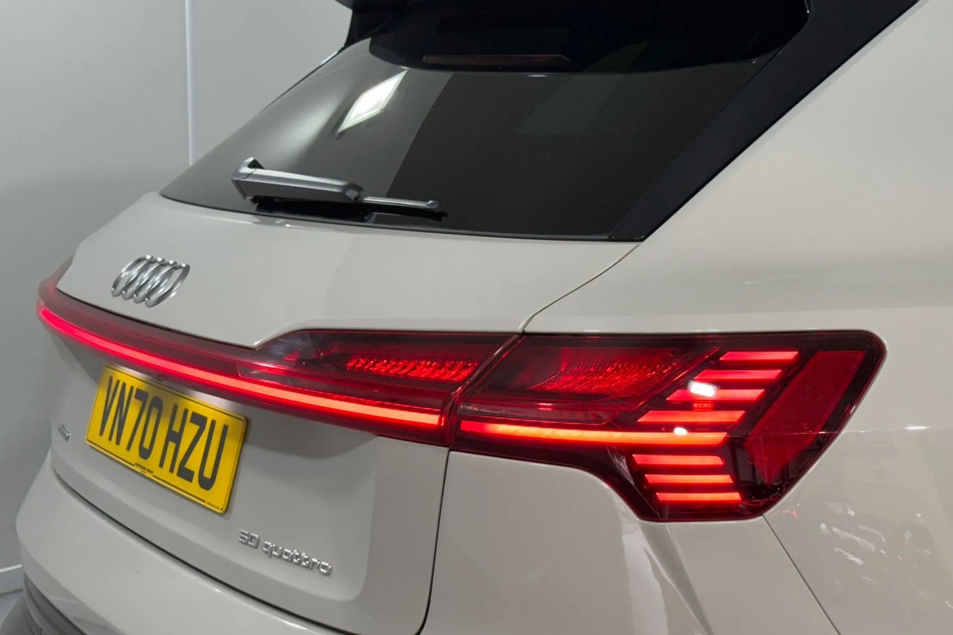 Audi E-Tron thumbnail image number 23