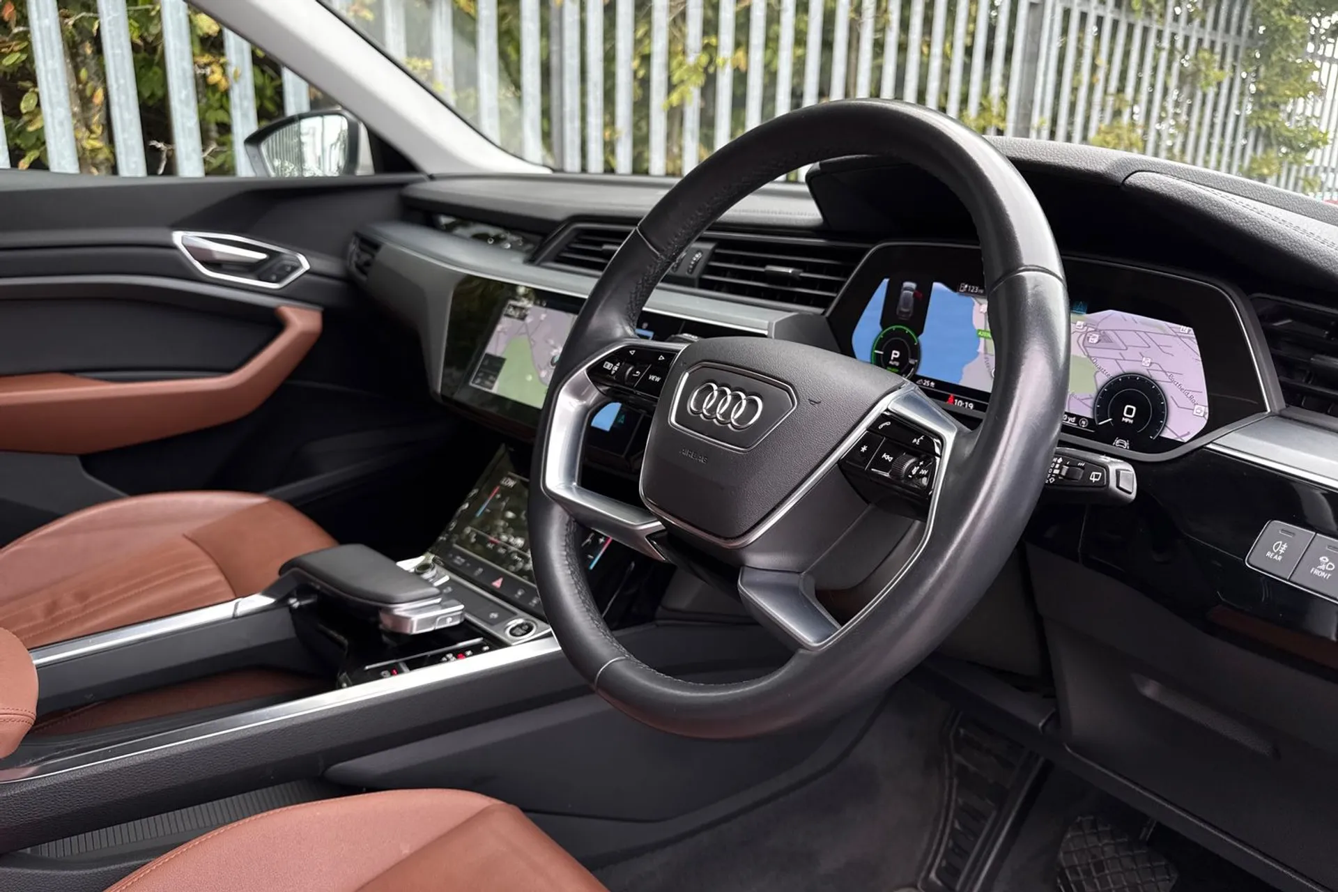 Audi E-Tron thumbnail image number 25