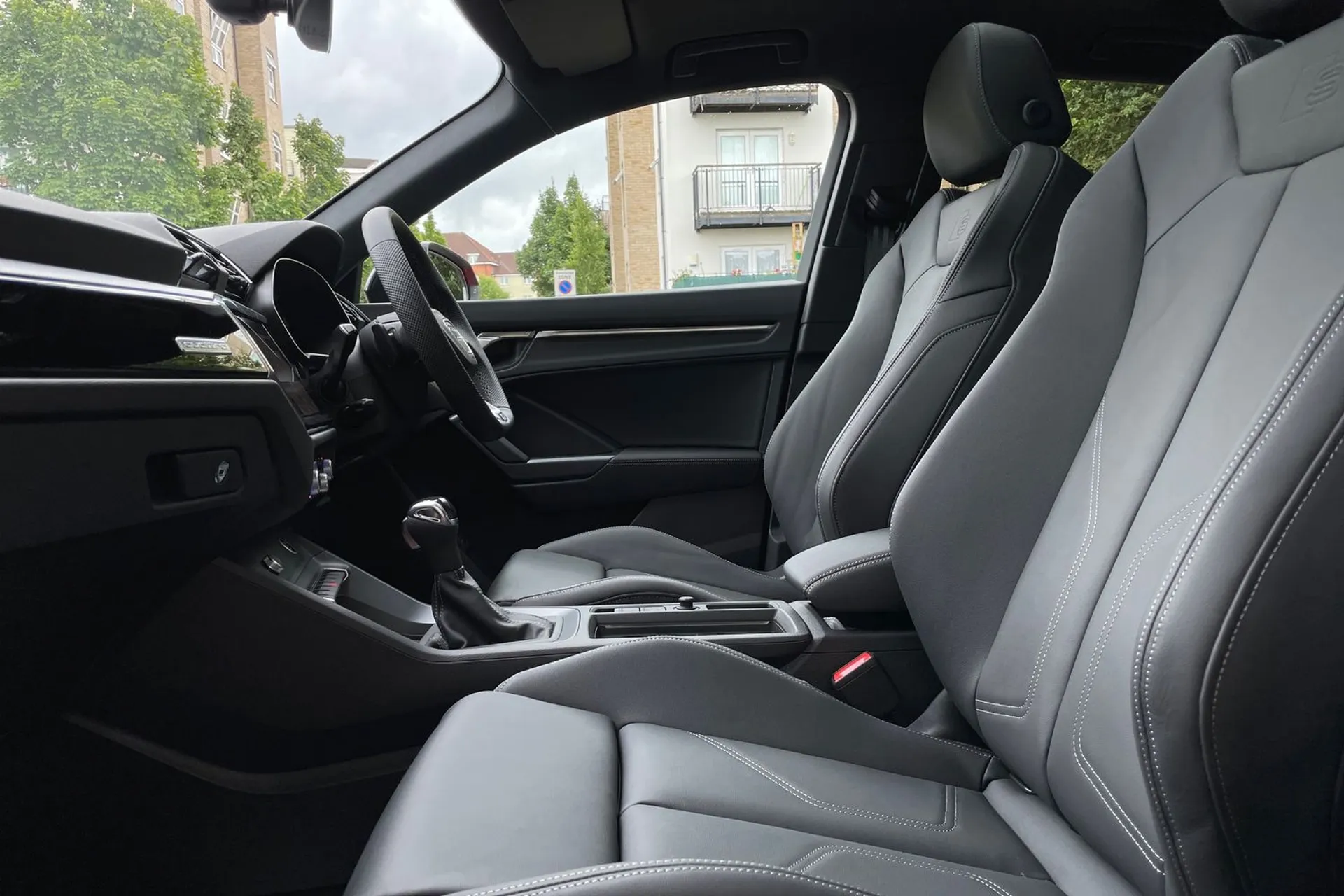 Audi Q3 thumbnail image number 28
