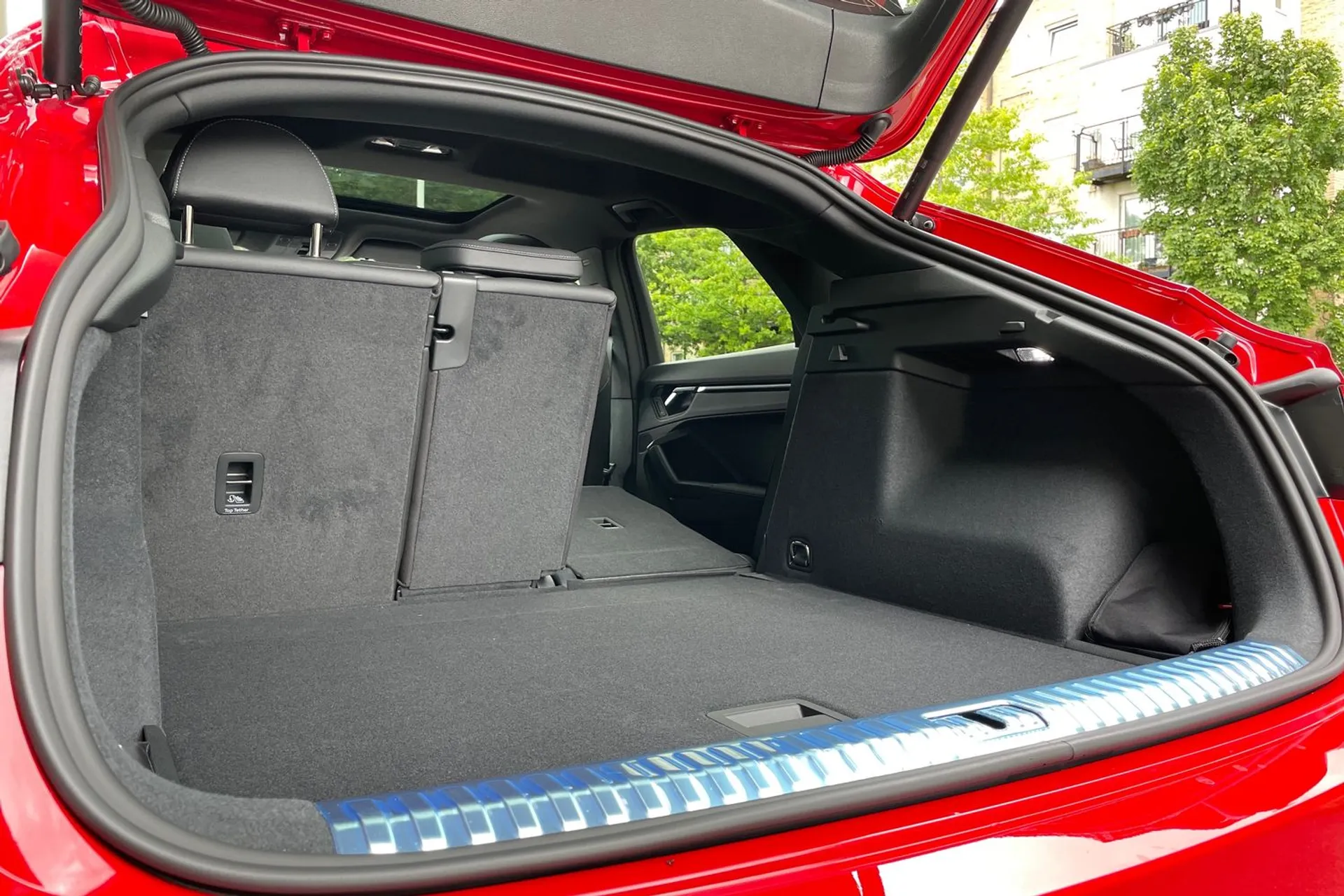 Audi Q3 thumbnail image number 21