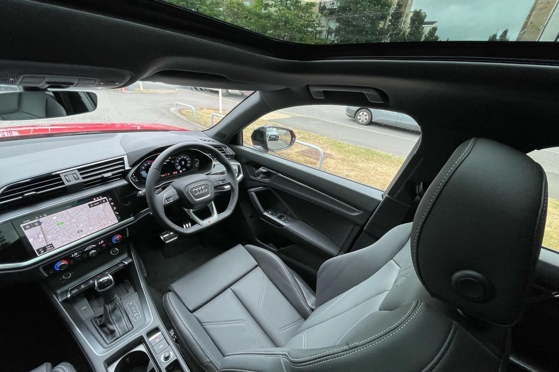 Audi Q3 thumbnail image number 33