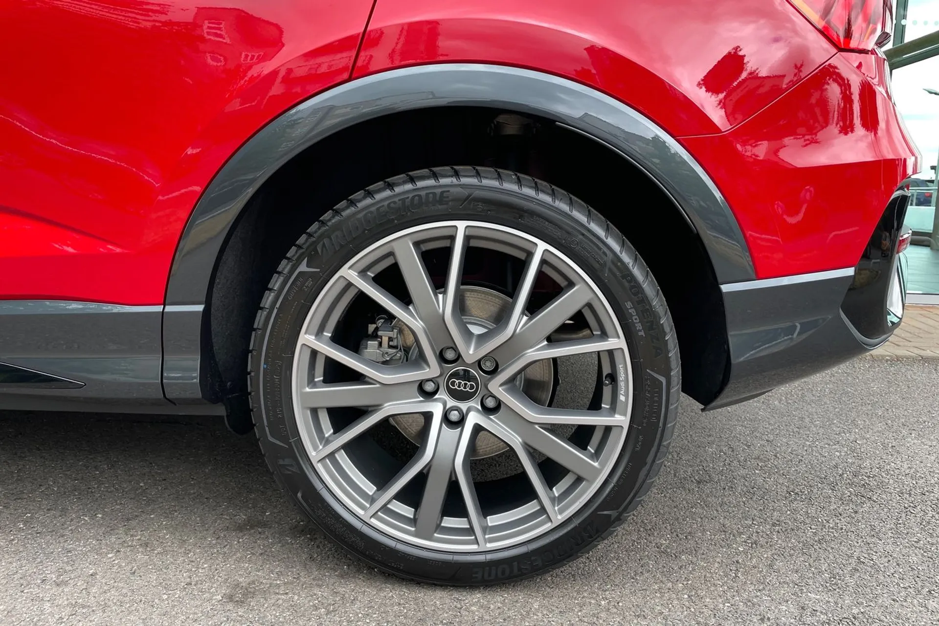 Audi Q3 thumbnail image number 13