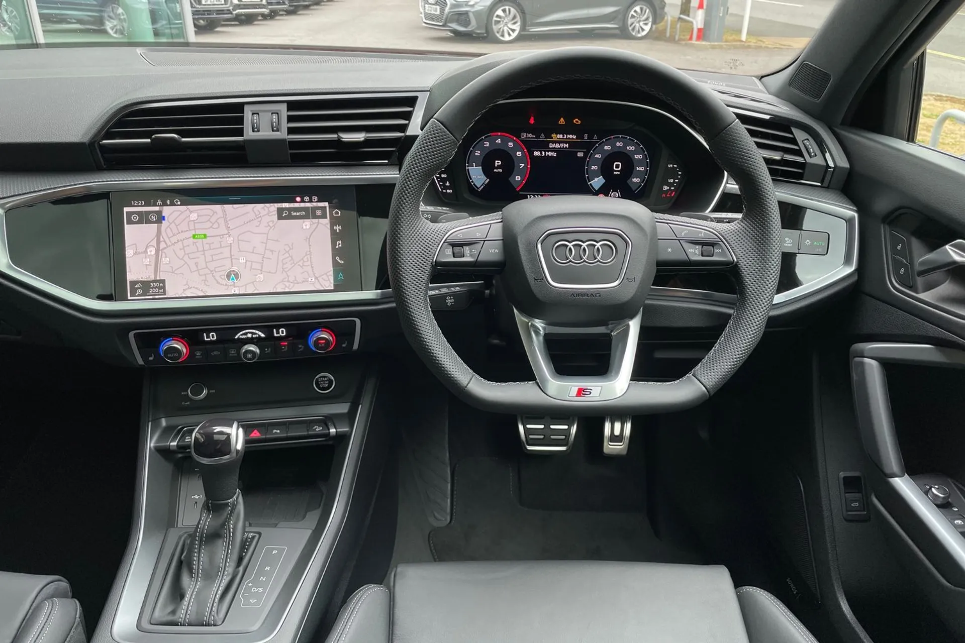 Audi Q3 thumbnail image number 5