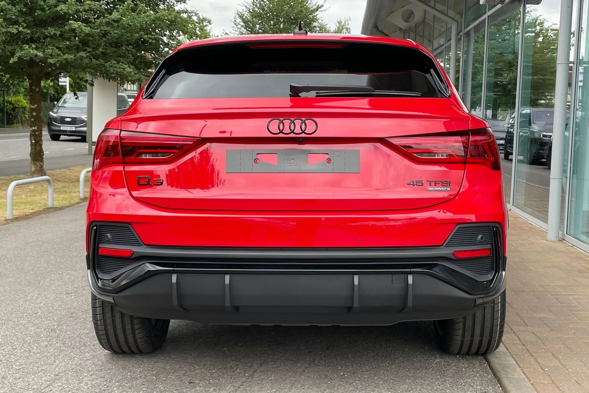 Audi Q3 thumbnail image number 8