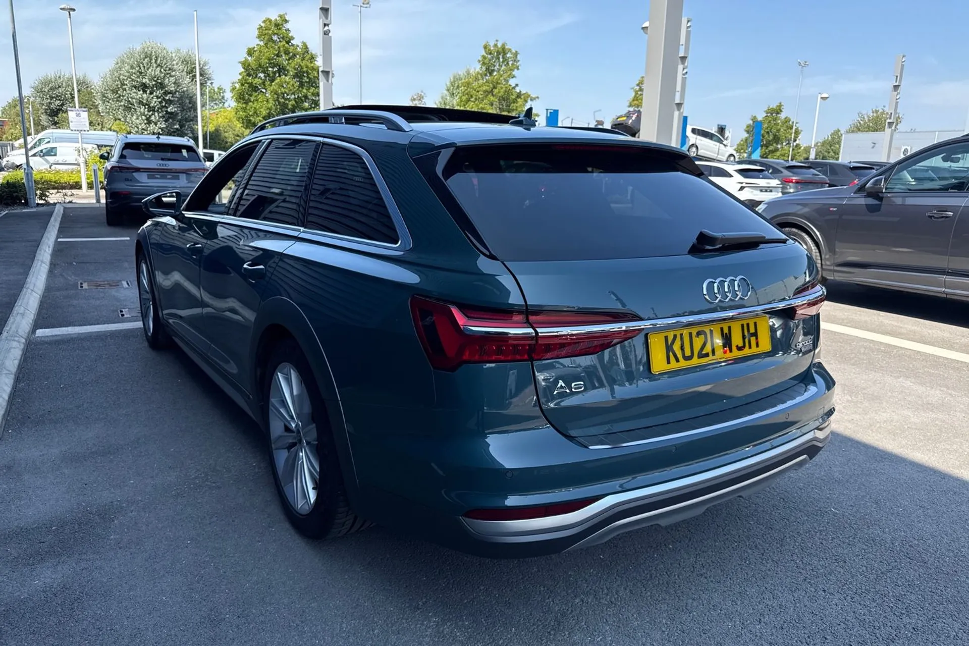 Audi A6 allroad thumbnail image number 17