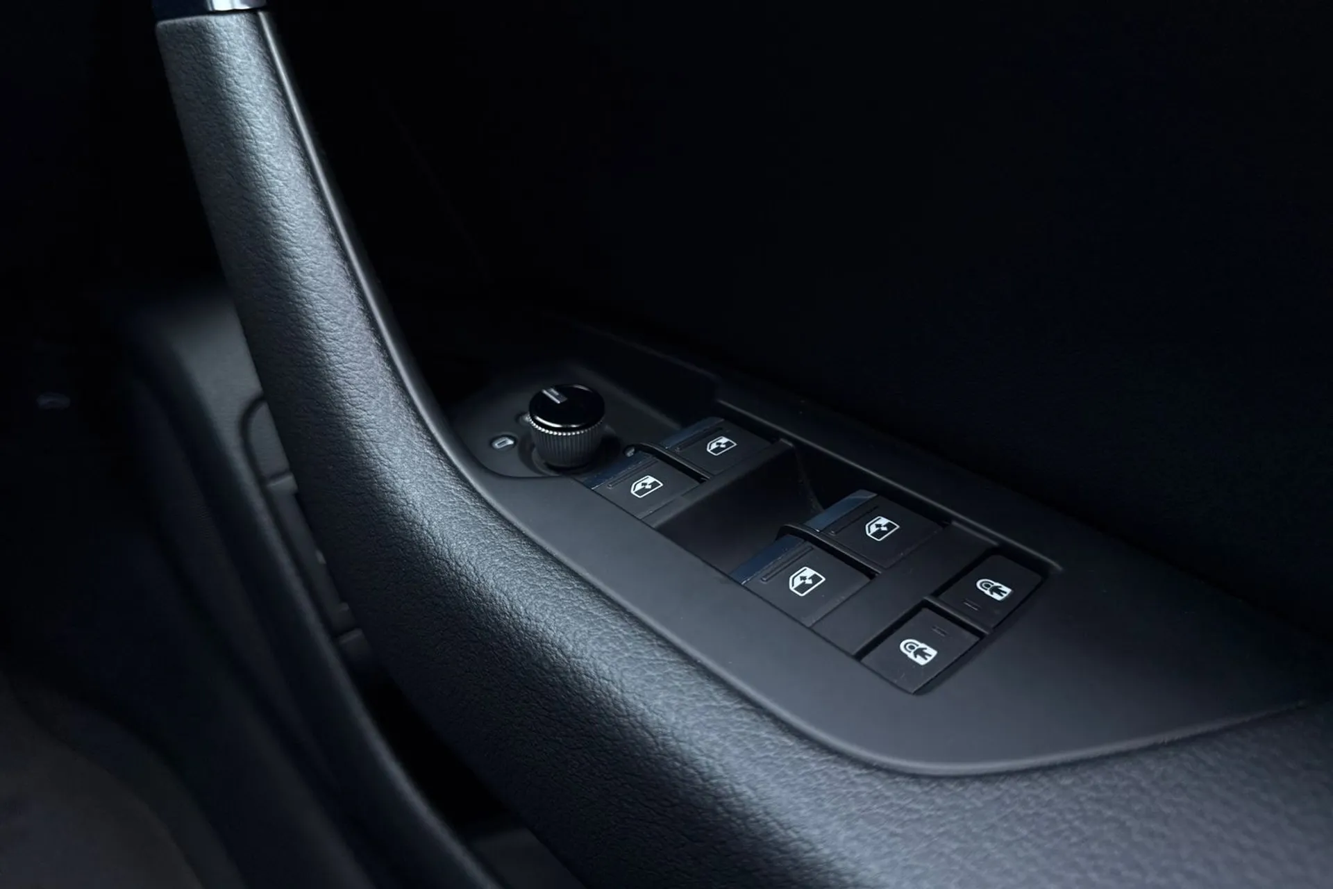 Audi A6 allroad thumbnail image number 41