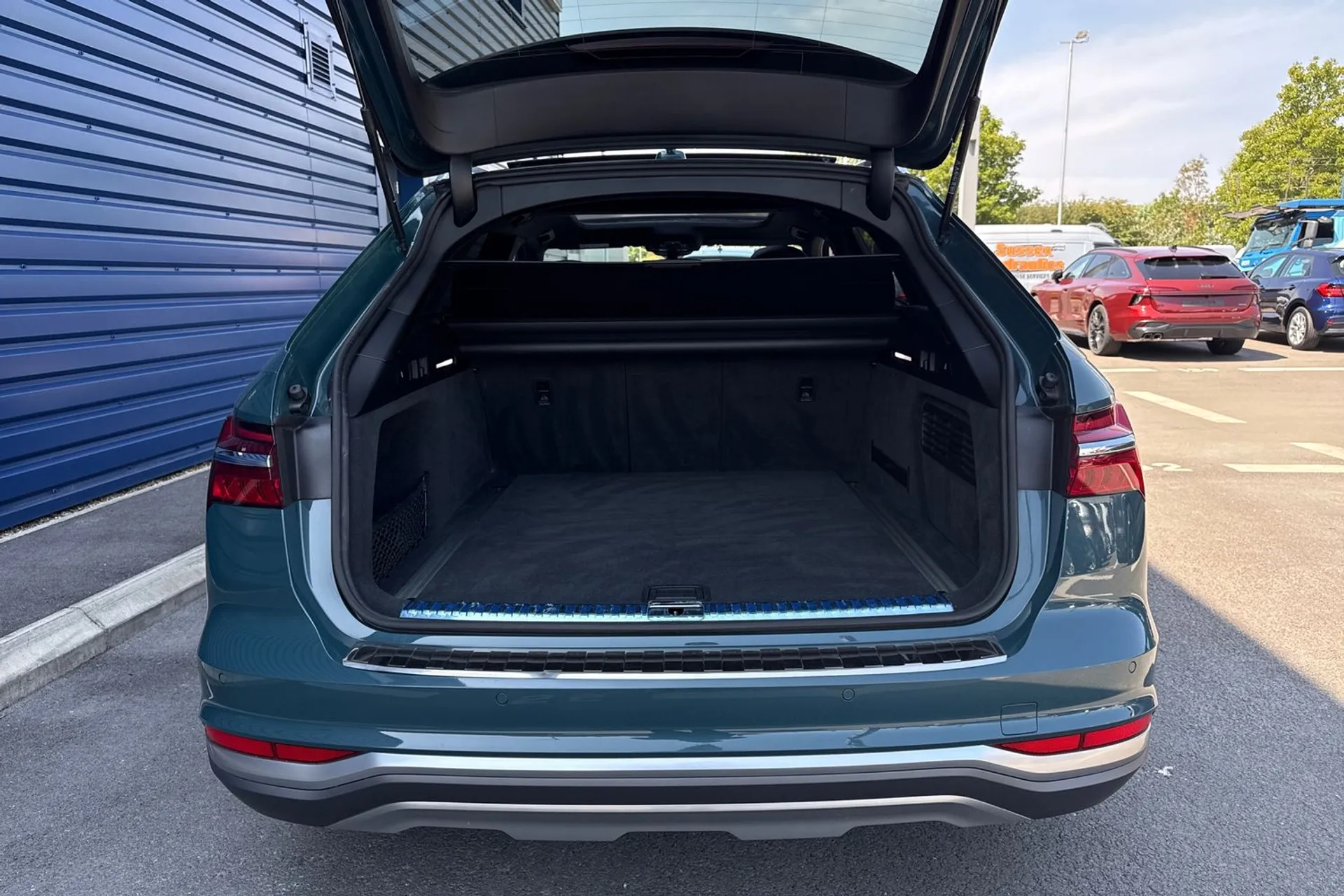 Audi A6 allroad thumbnail image number 19