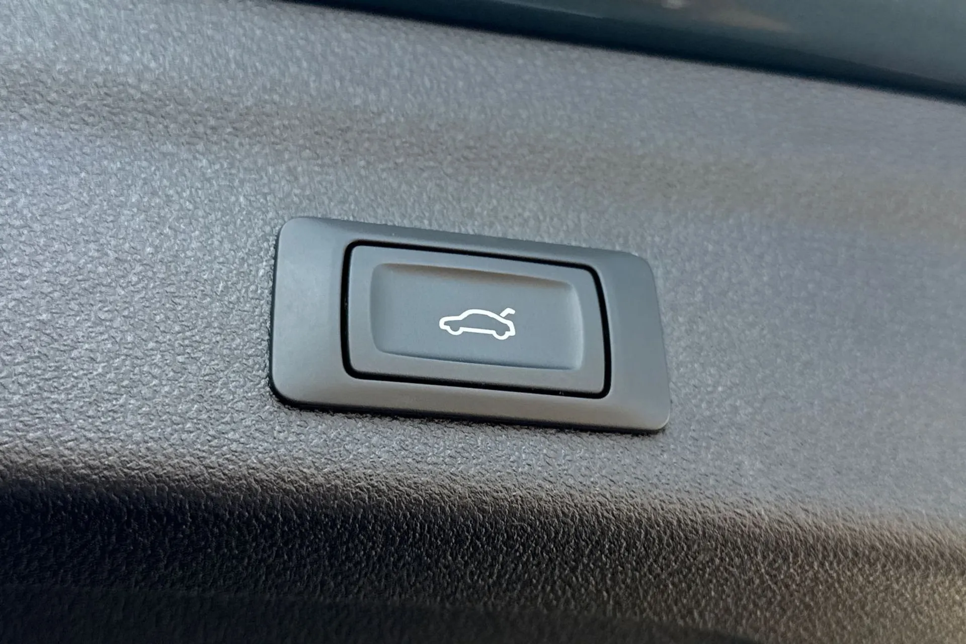 Audi A6 allroad thumbnail image number 20