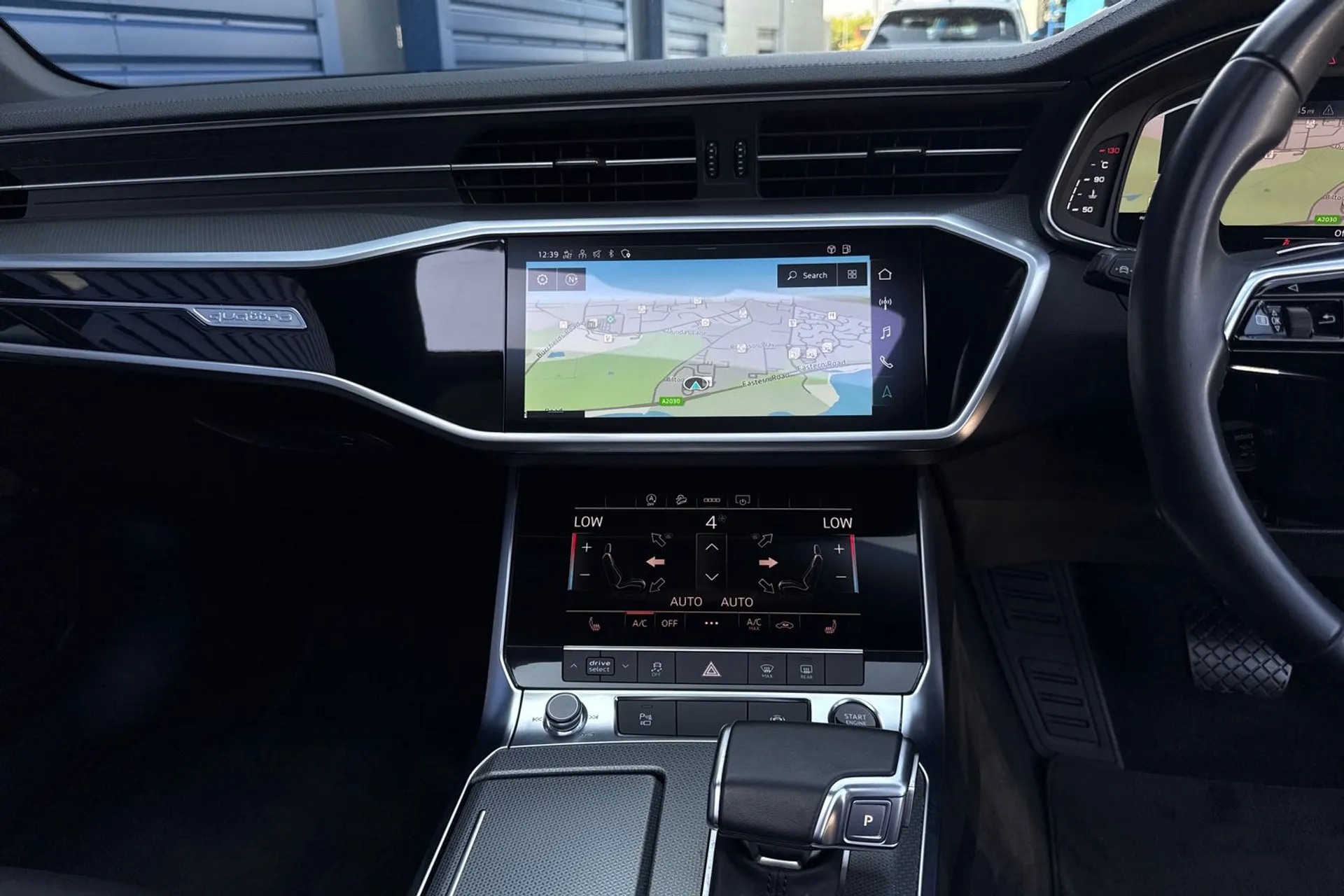 Audi A6 allroad thumbnail image number 37