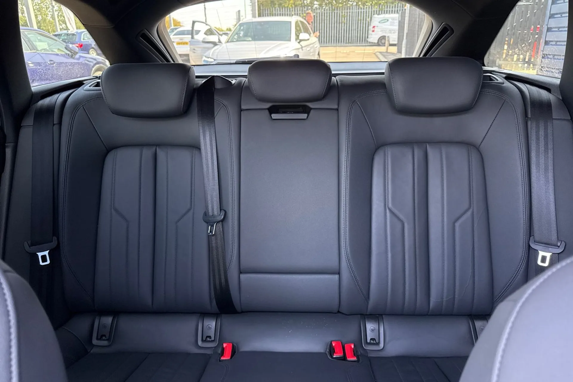 Audi A6 allroad thumbnail image number 31