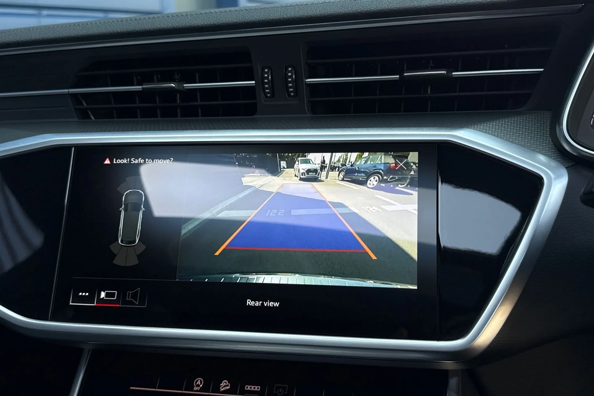 Audi A6 allroad thumbnail image number 5