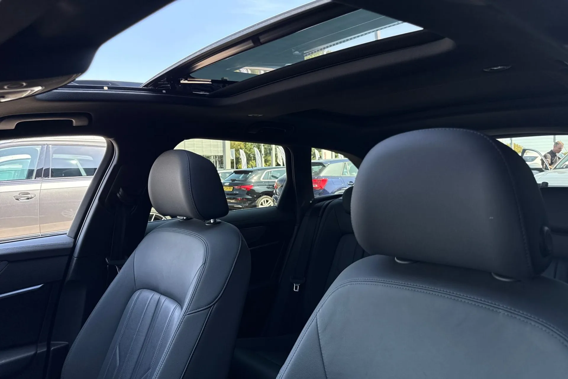 Audi A6 allroad thumbnail image number 29