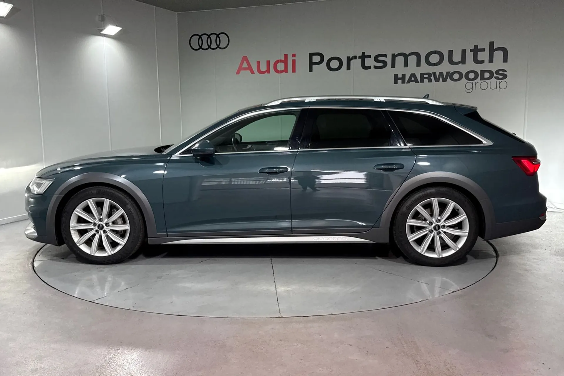 Audi A6 allroad thumbnail image number 10