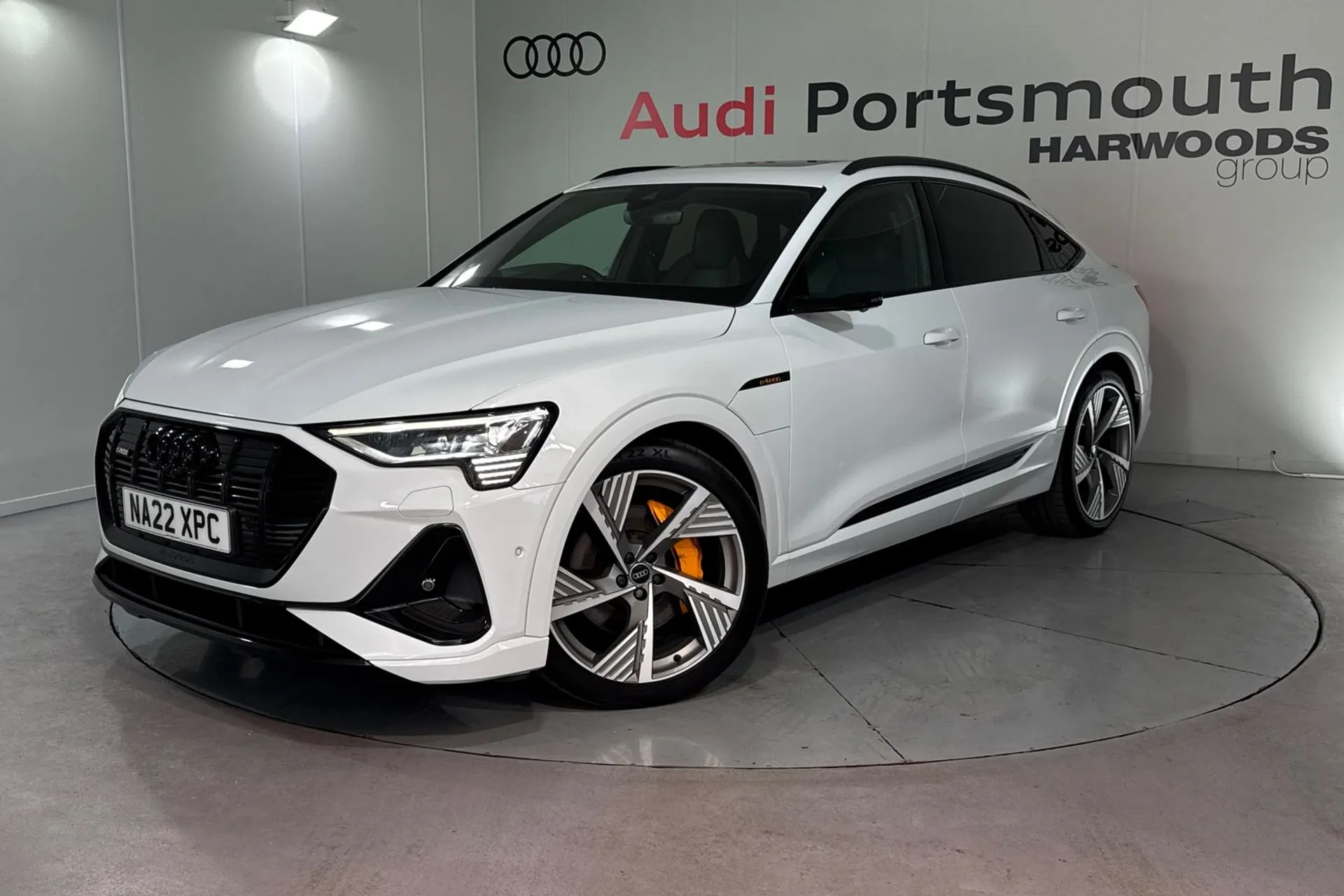 Audi e-tron thumbnail image number 11