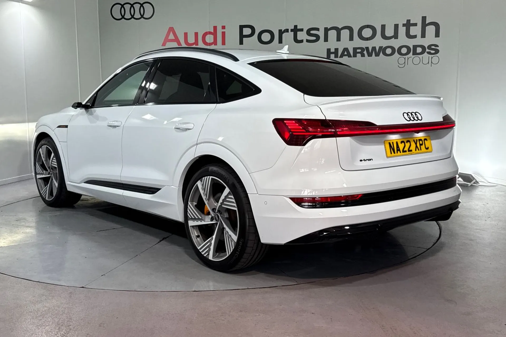 Audi e-tron thumbnail image number 9