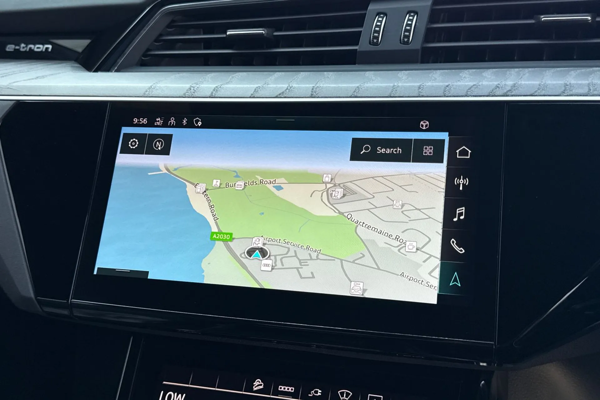 Audi e-tron thumbnail image number 4