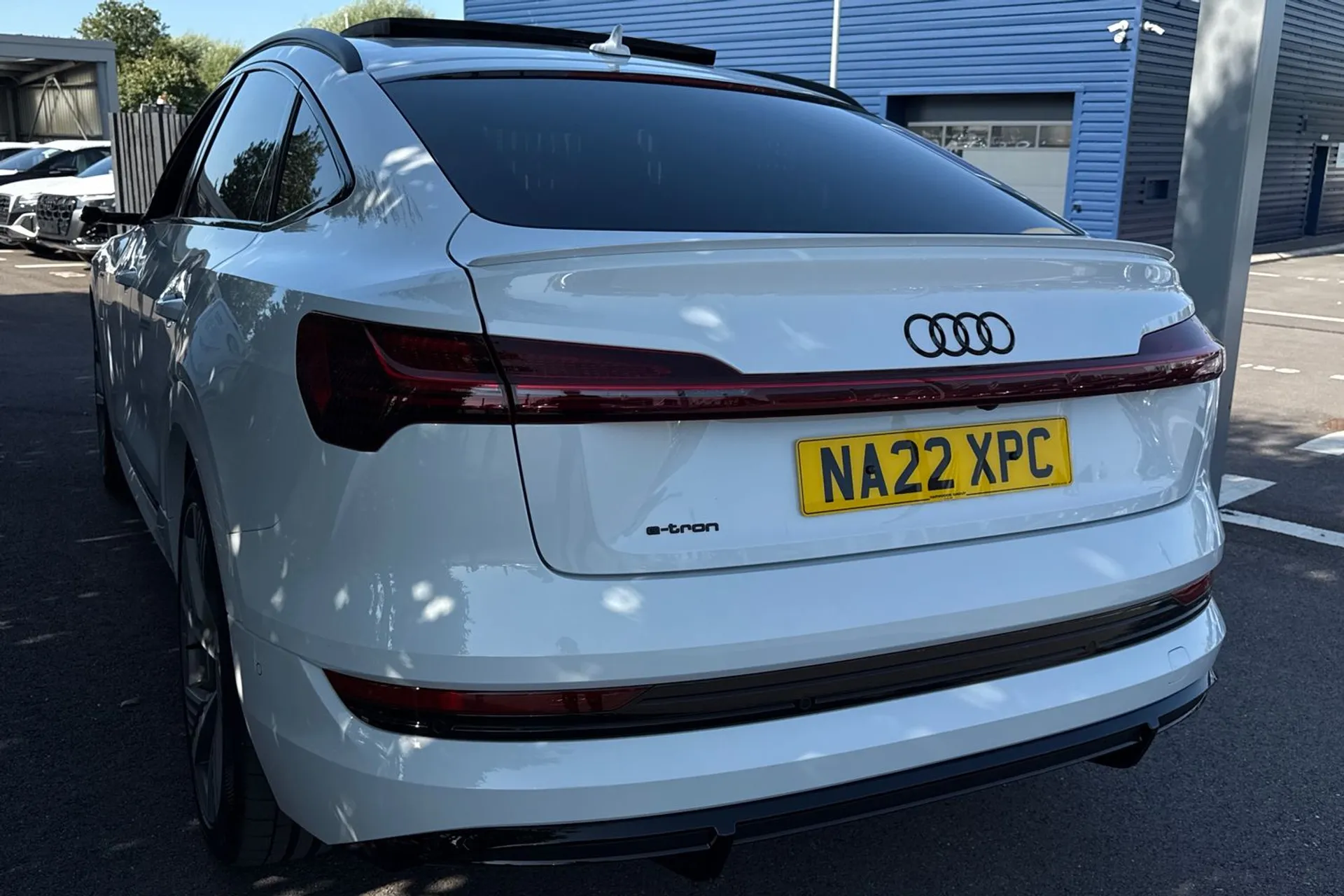Audi e-tron thumbnail image number 17