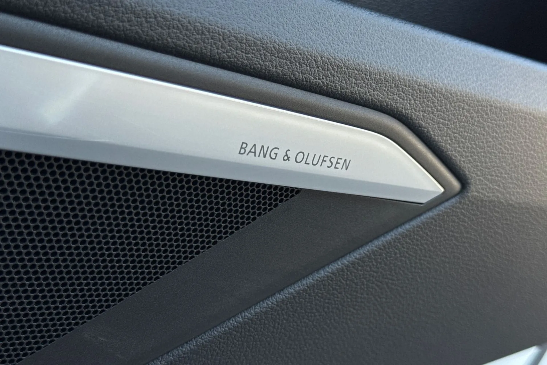 Audi e-tron thumbnail image number 28