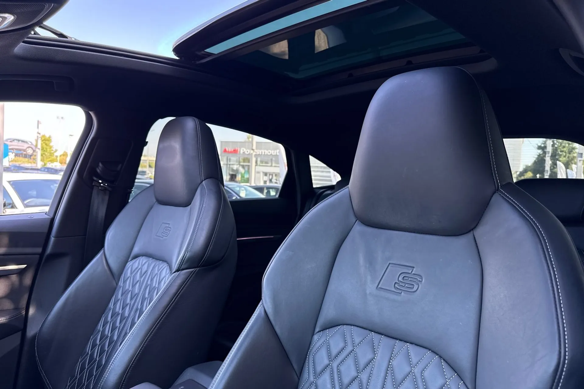 Audi e-tron thumbnail image number 31