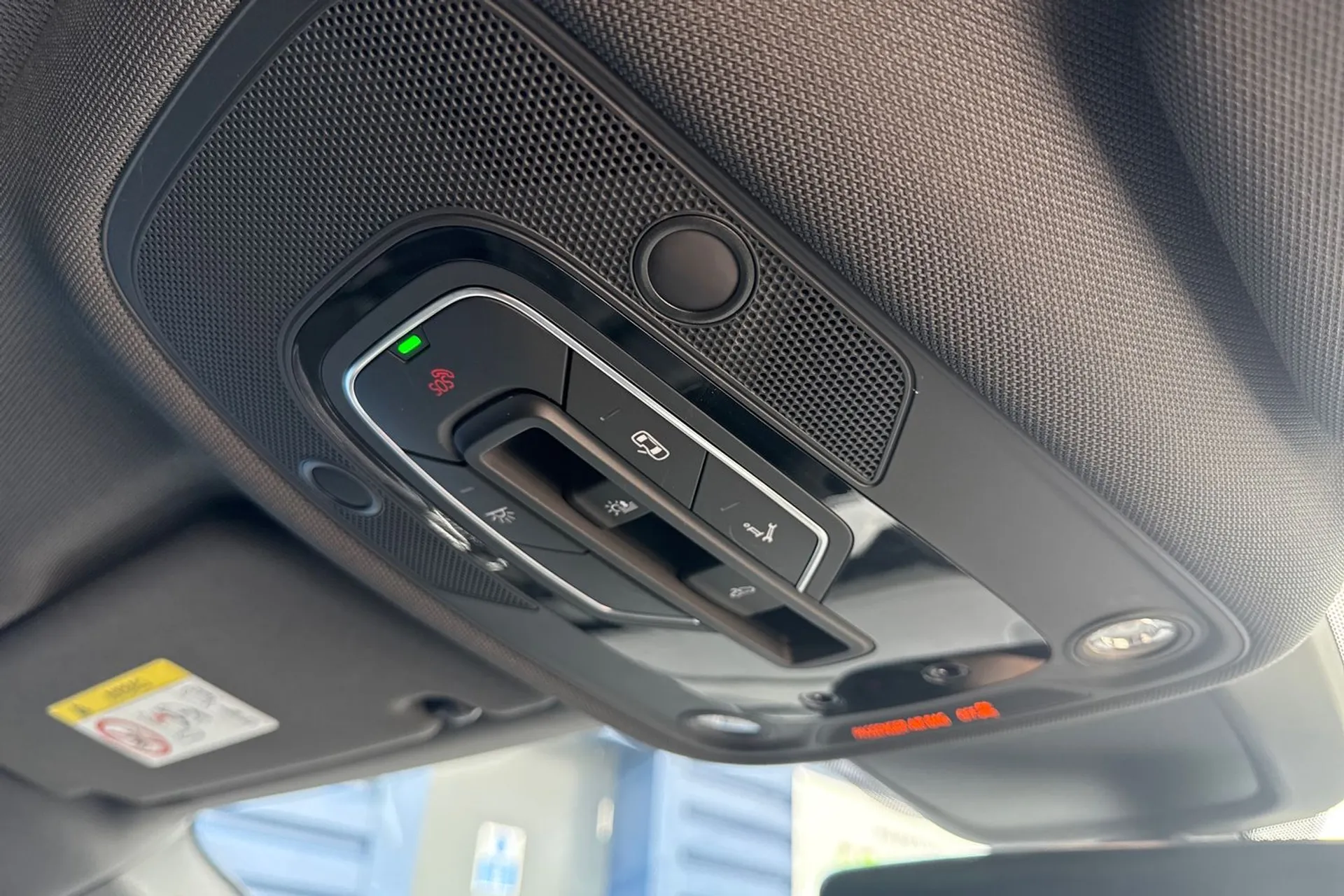 Audi e-tron thumbnail image number 48