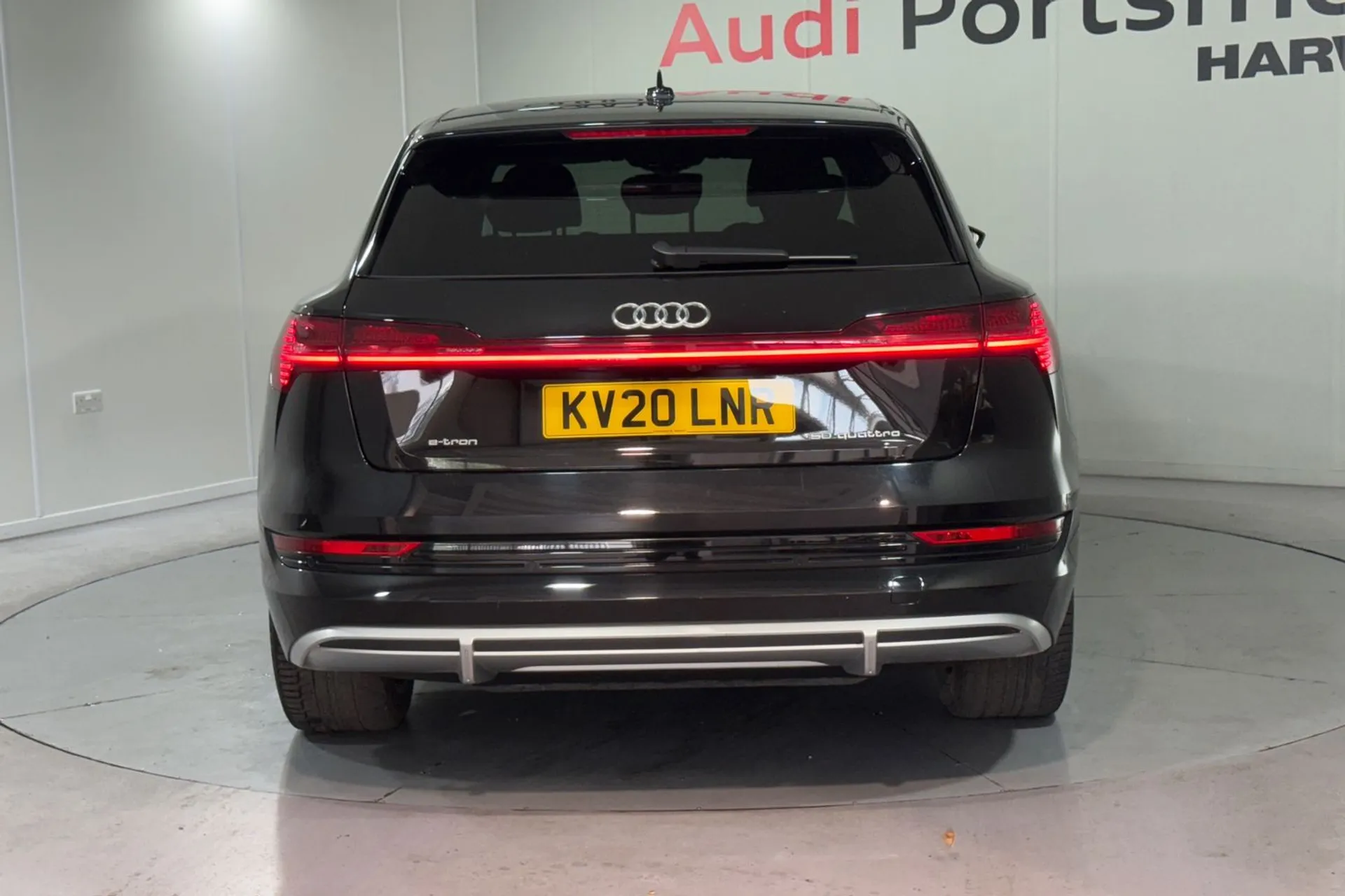 Audi e-tron thumbnail image number 7