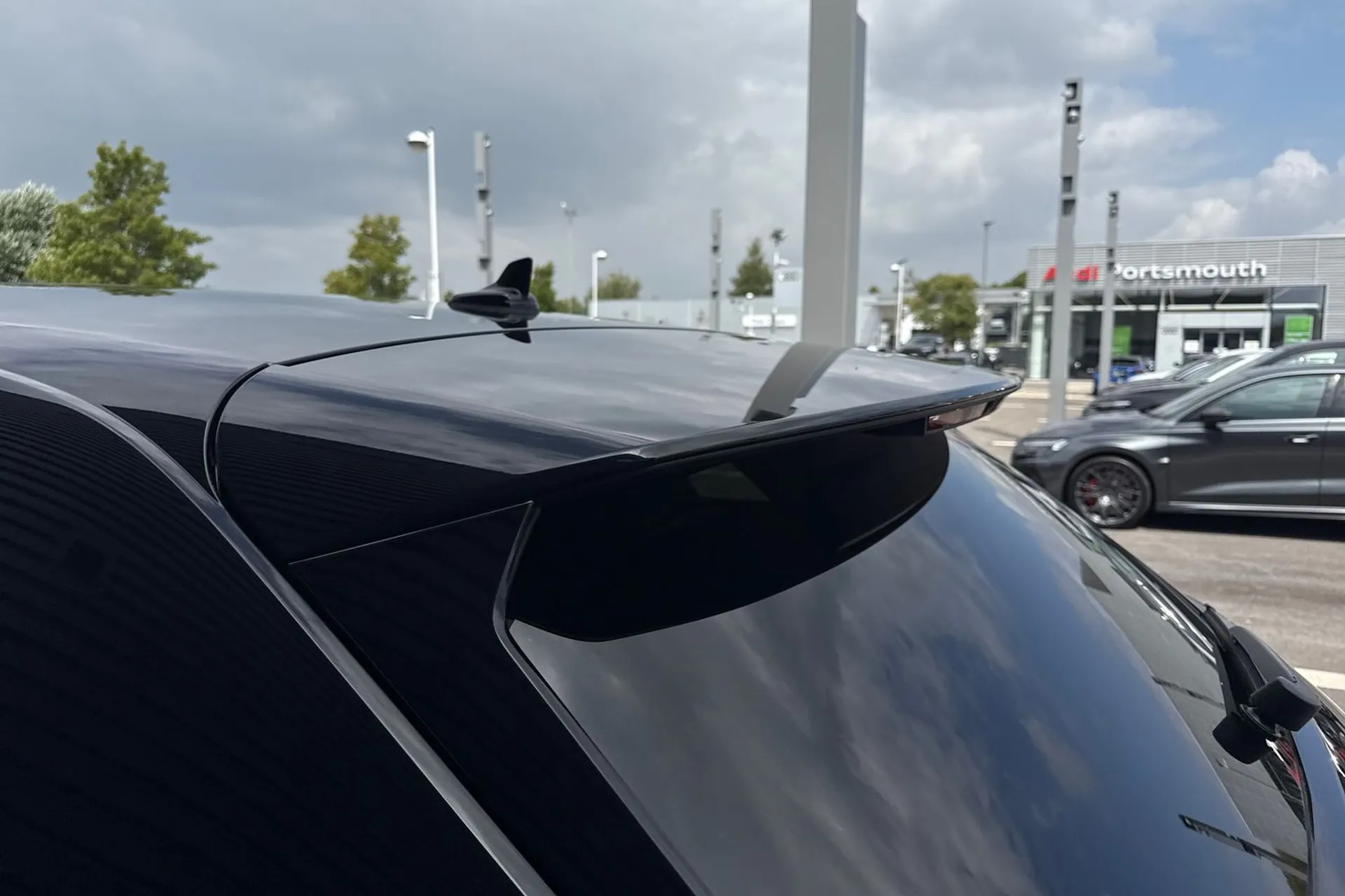 Audi e-tron thumbnail image number 15