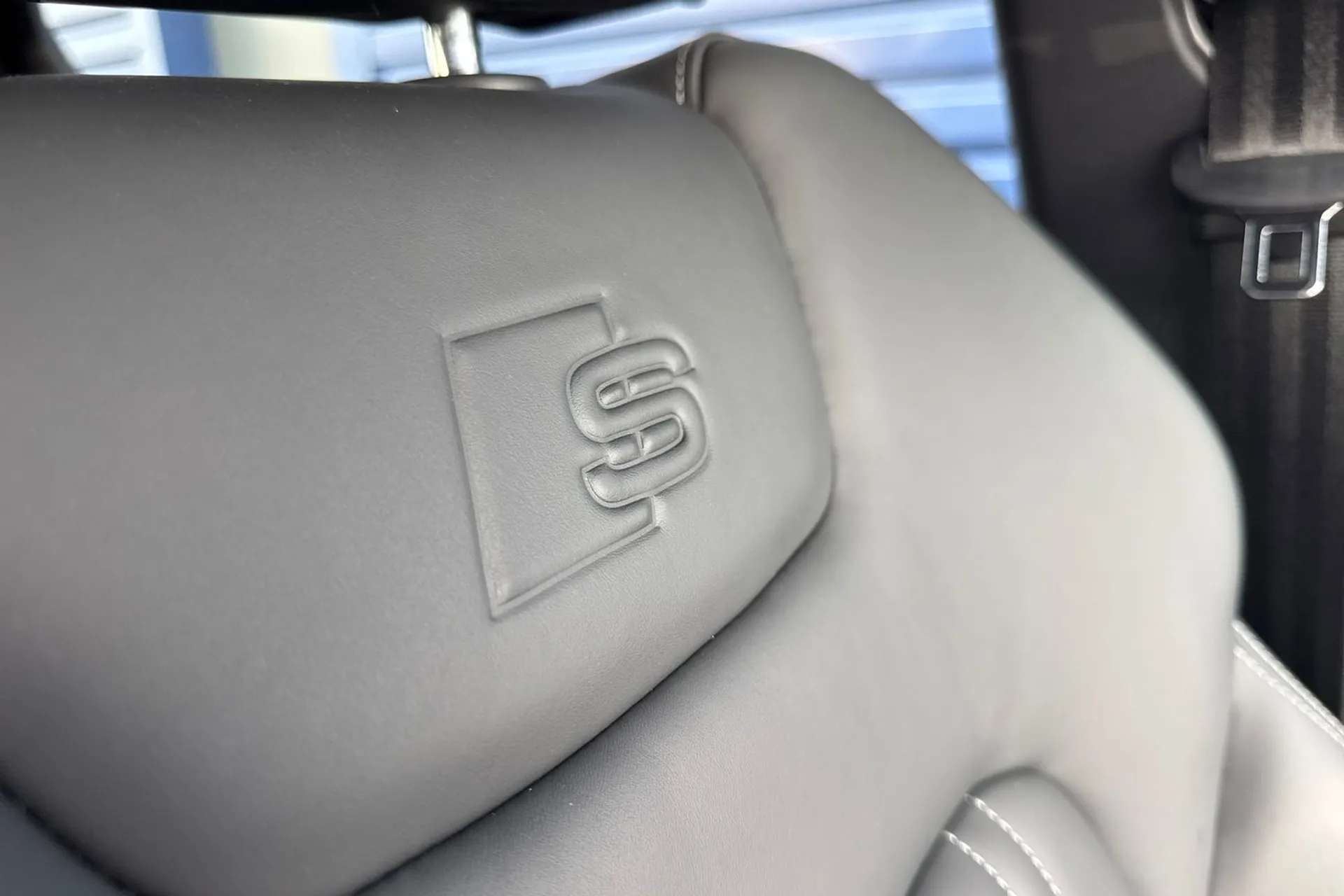 Audi e-tron thumbnail image number 51