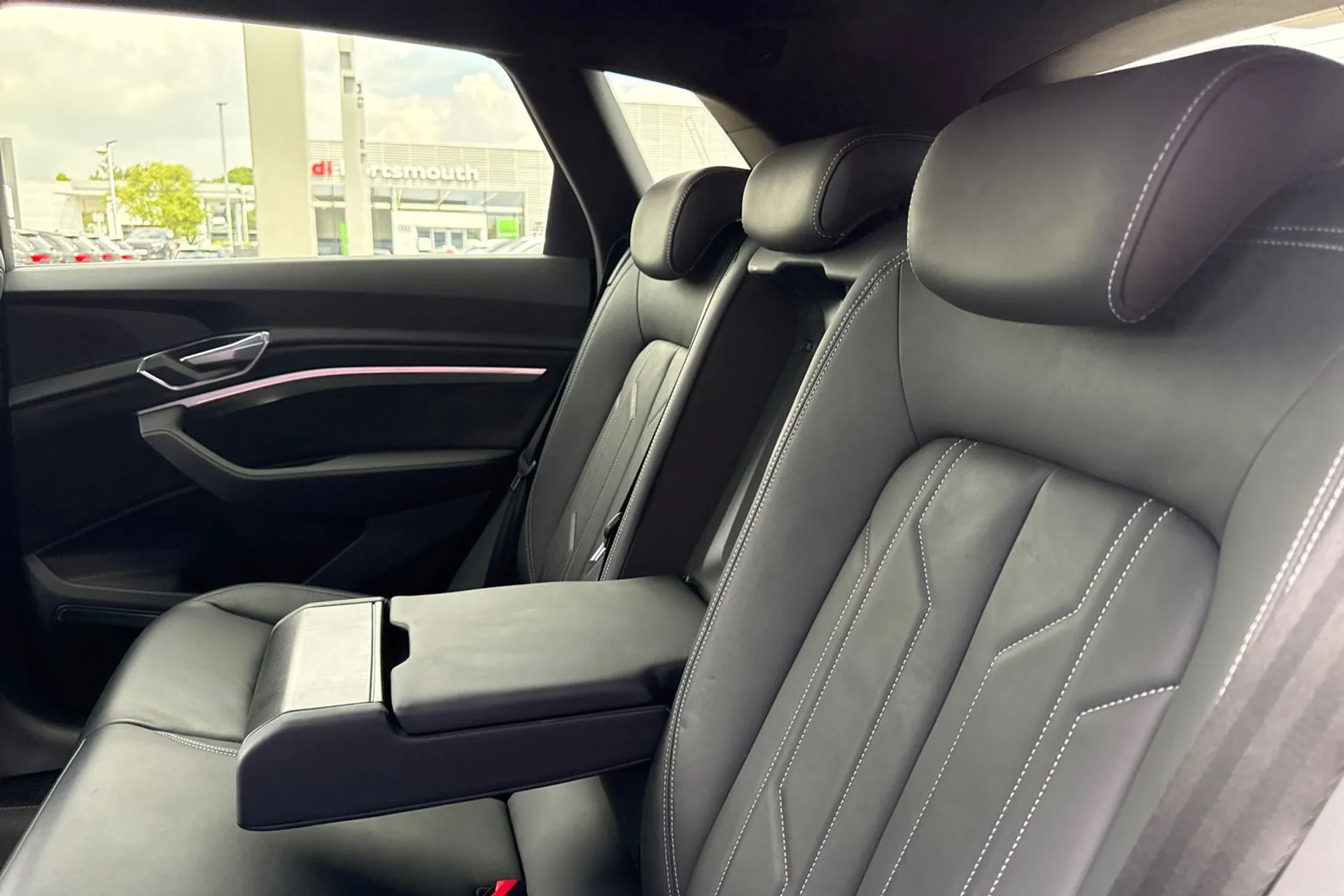 Audi e-tron thumbnail image number 33