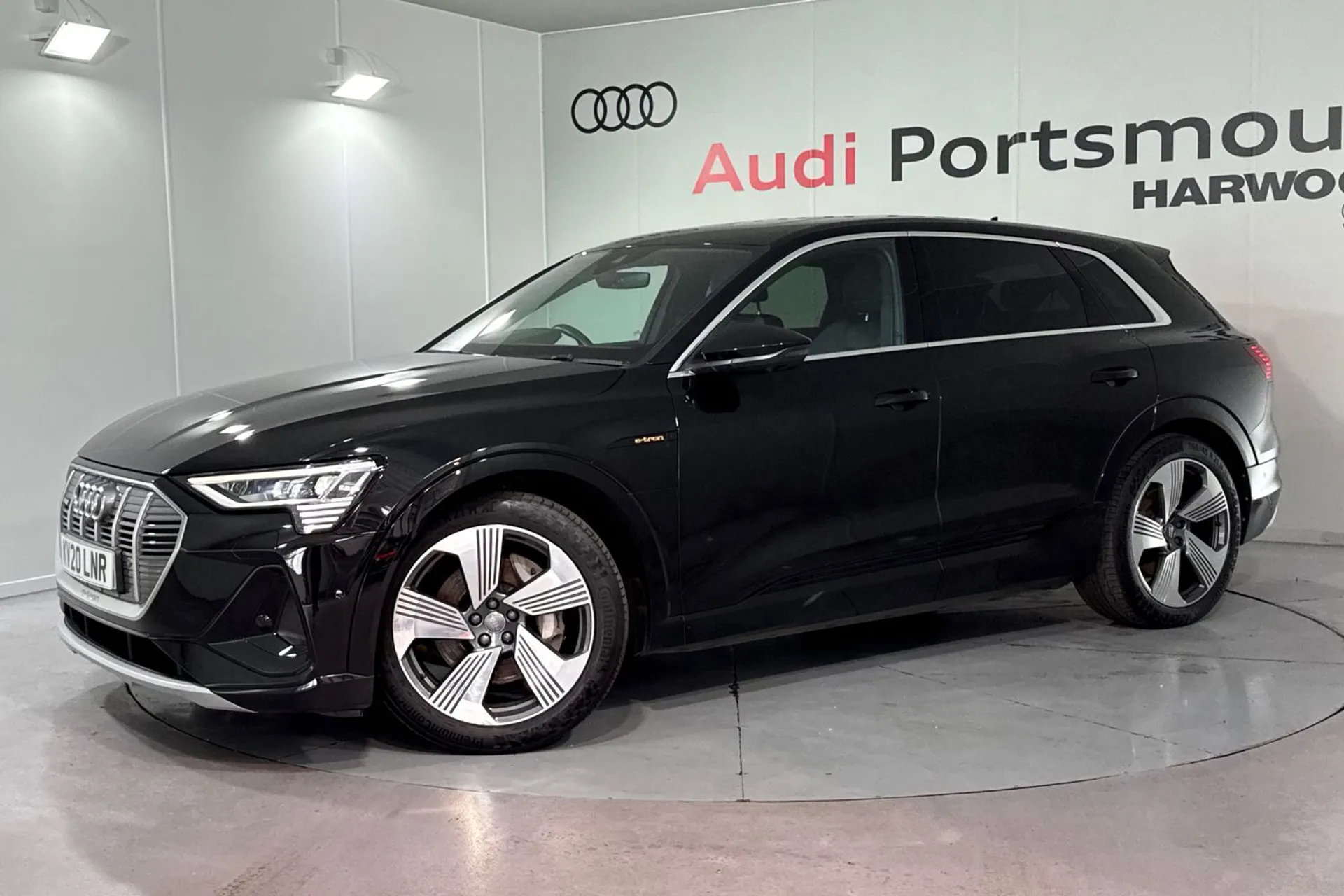 Audi e-tron thumbnail image number 5