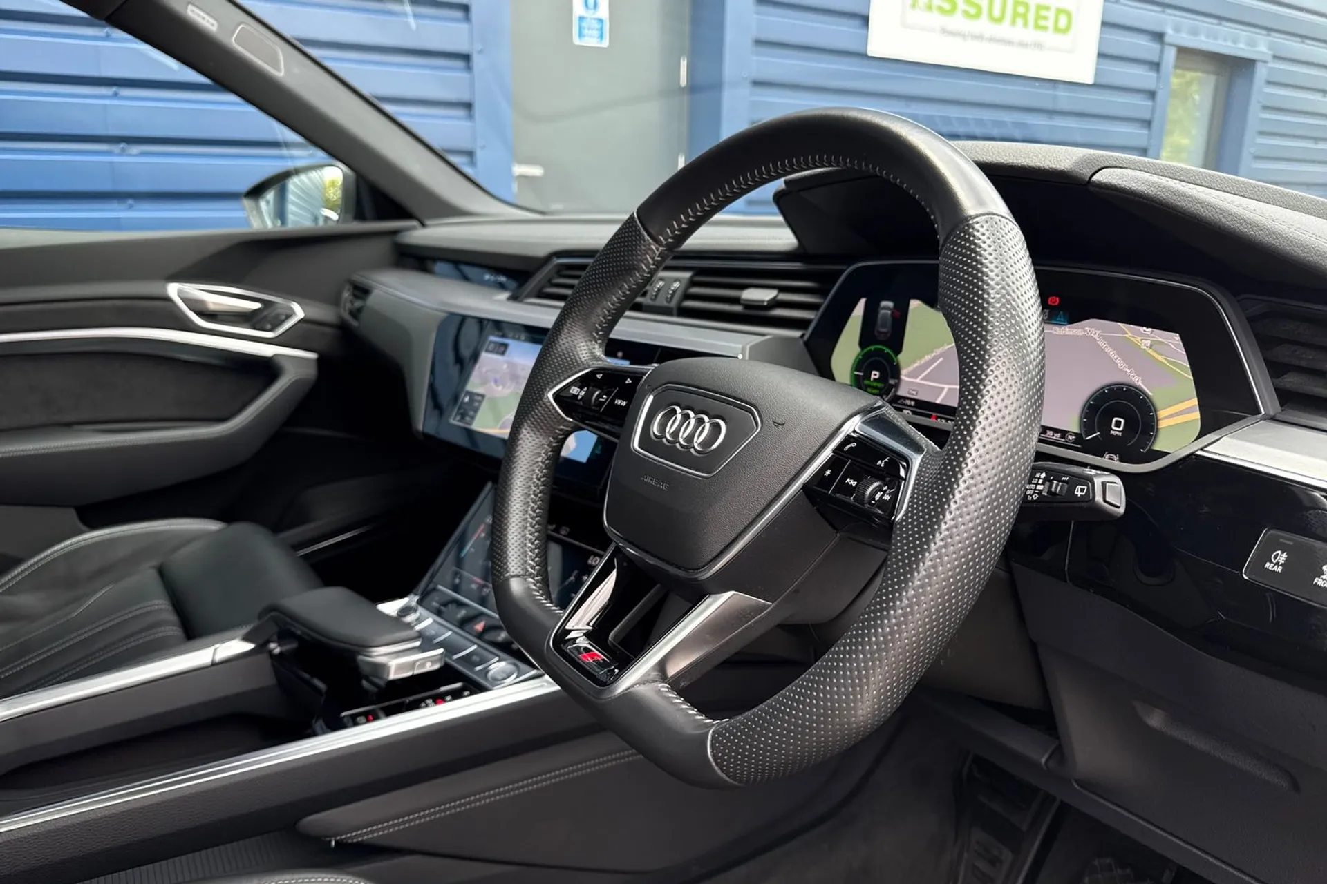 Audi e-tron thumbnail image number 28