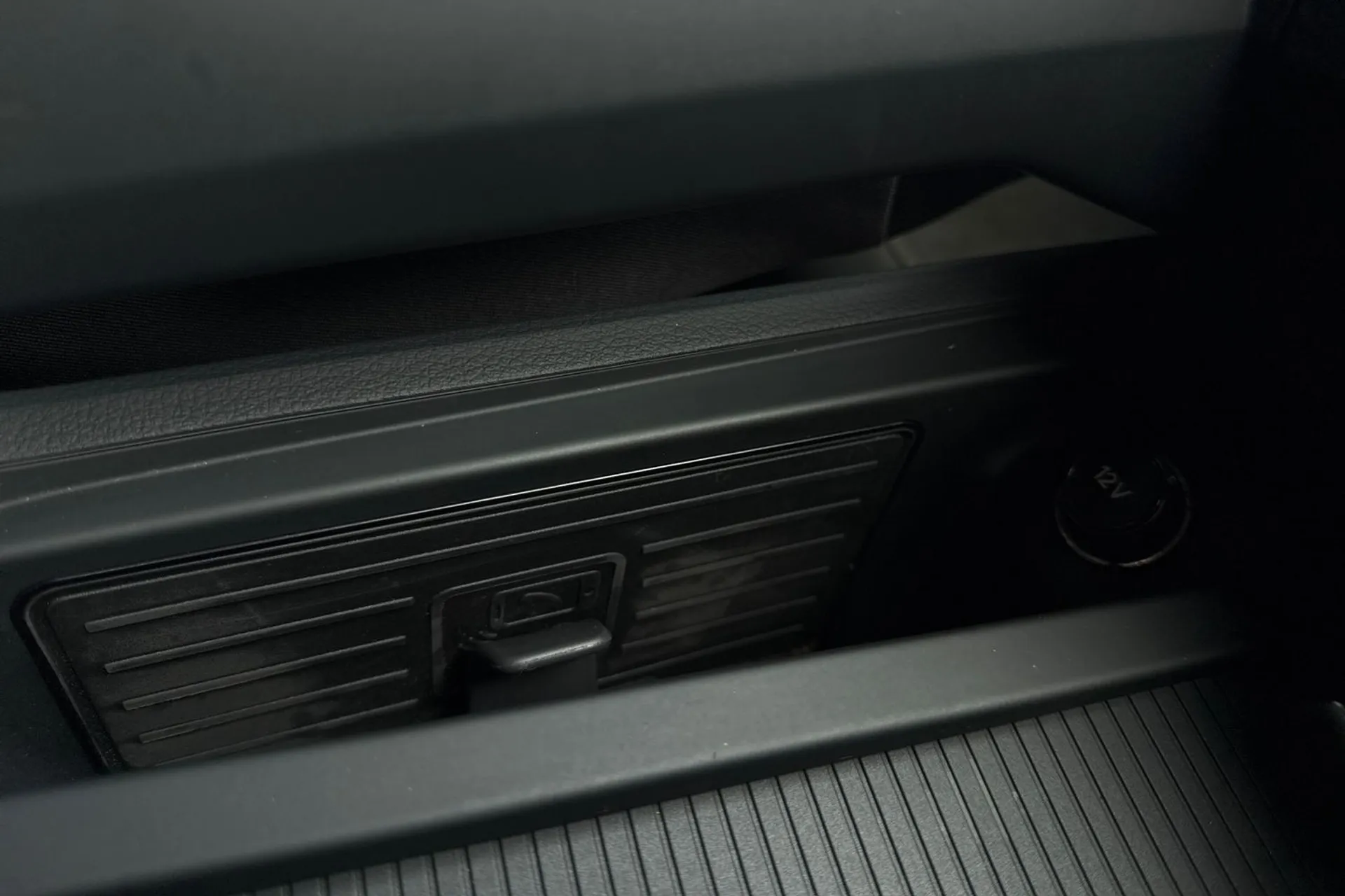Audi e-tron thumbnail image number 49