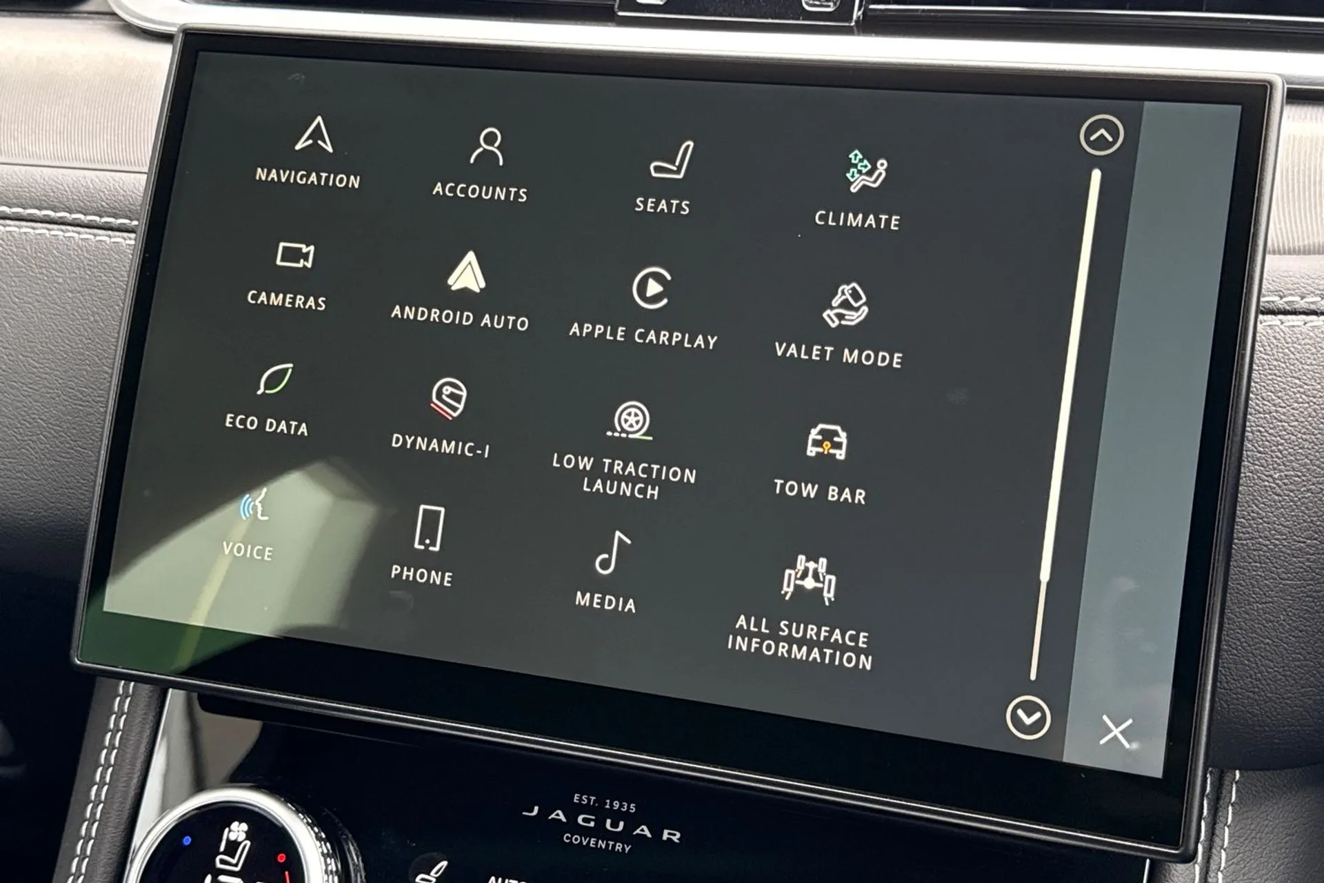 Jaguar F-Pace thumbnail image number 28