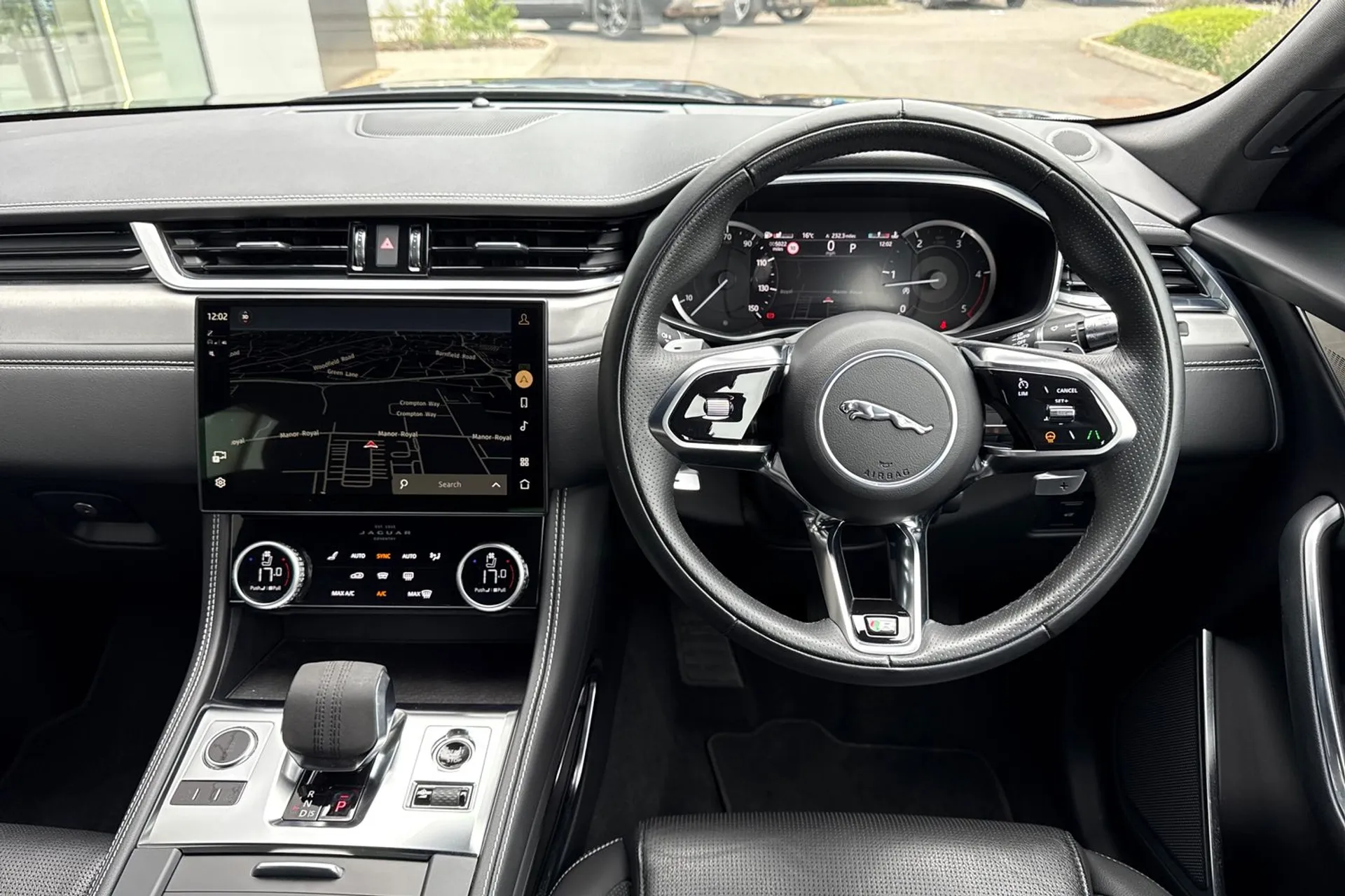 Jaguar F-Pace thumbnail image number 21