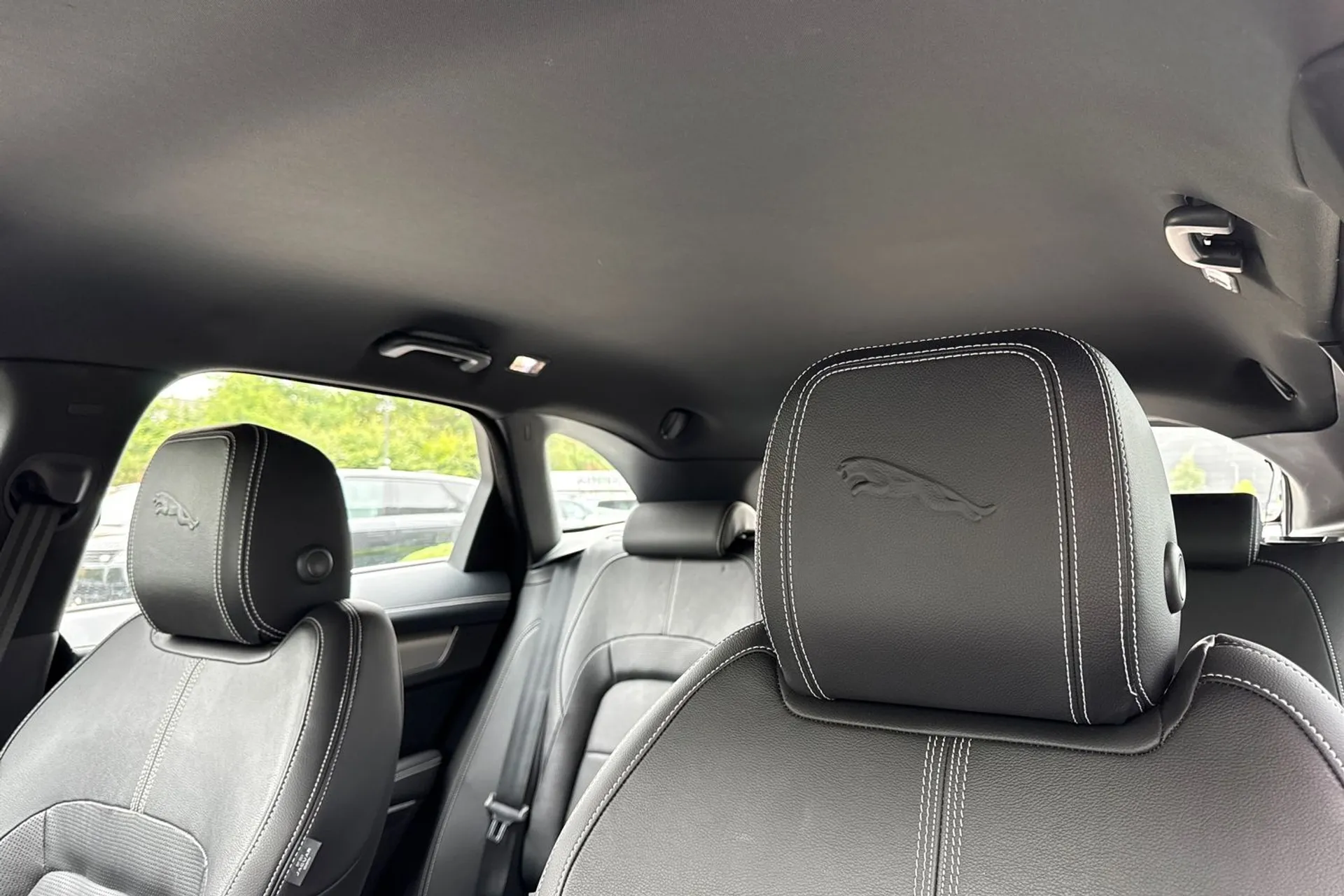 Jaguar F-Pace thumbnail image number 4