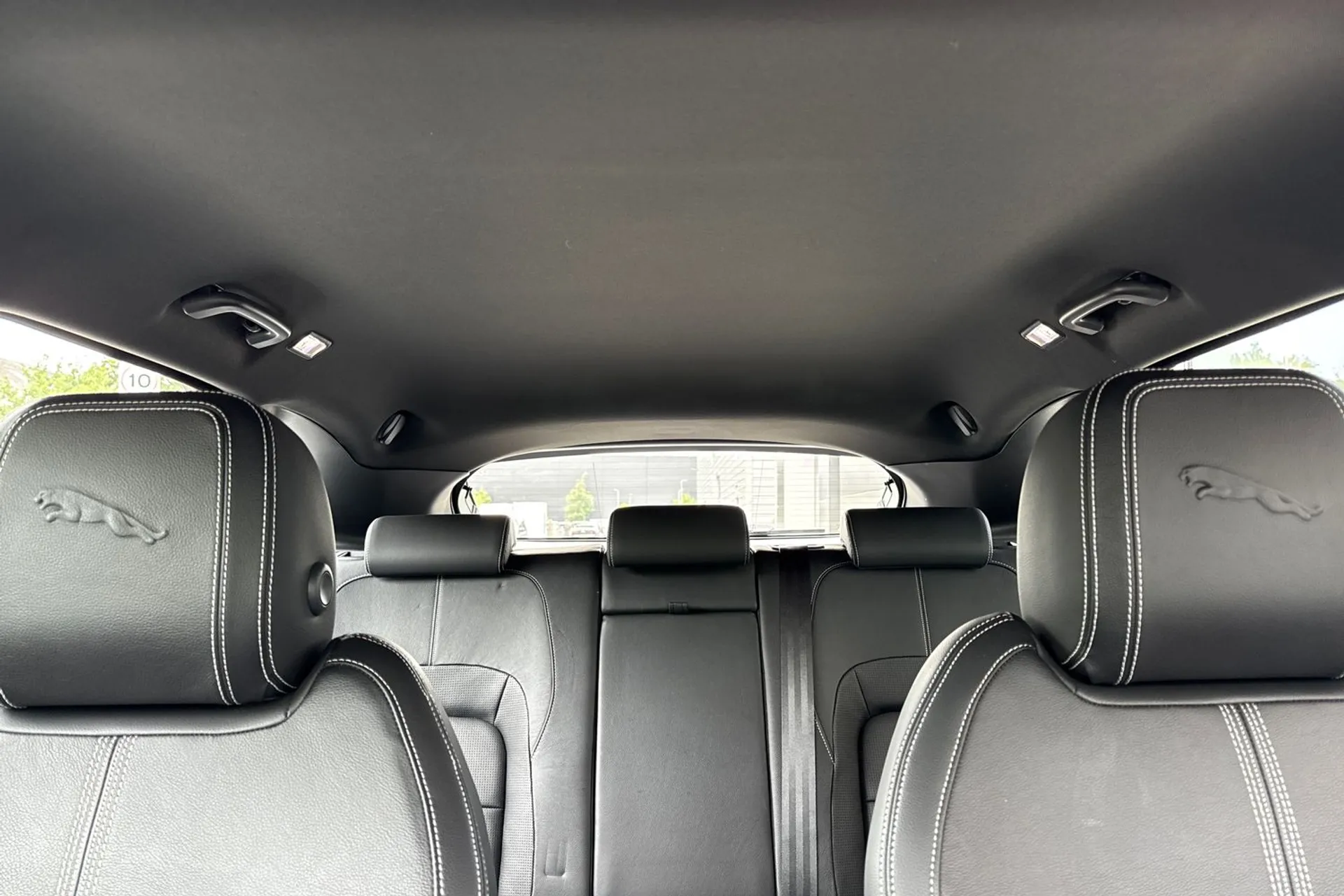 Jaguar F-Pace thumbnail image number 24