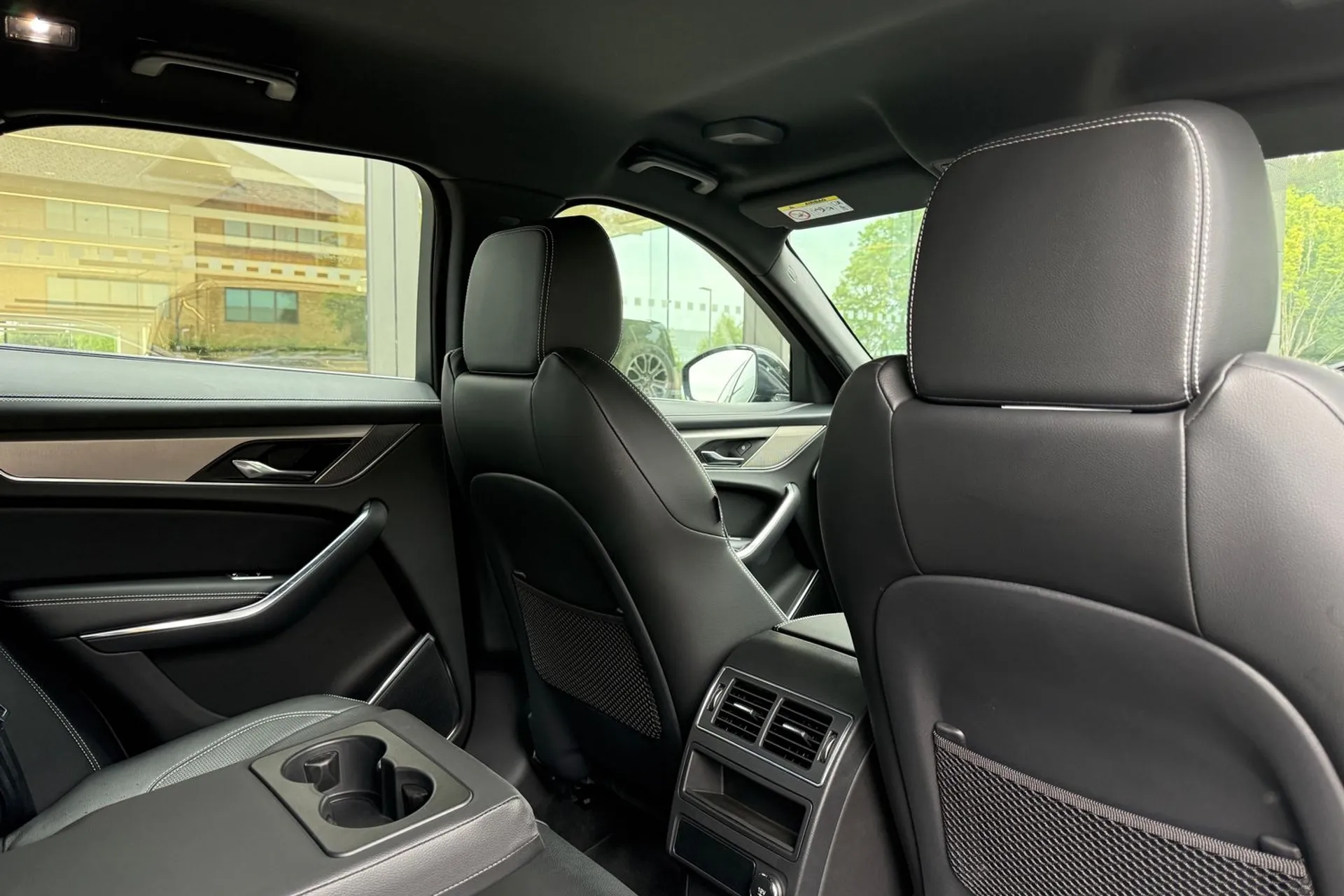 Jaguar F-Pace thumbnail image number 38