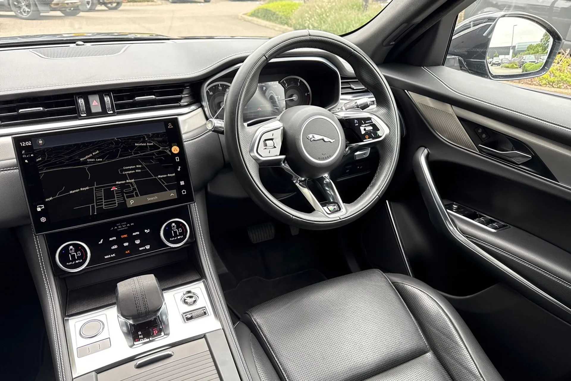 Jaguar F-Pace thumbnail image number 22