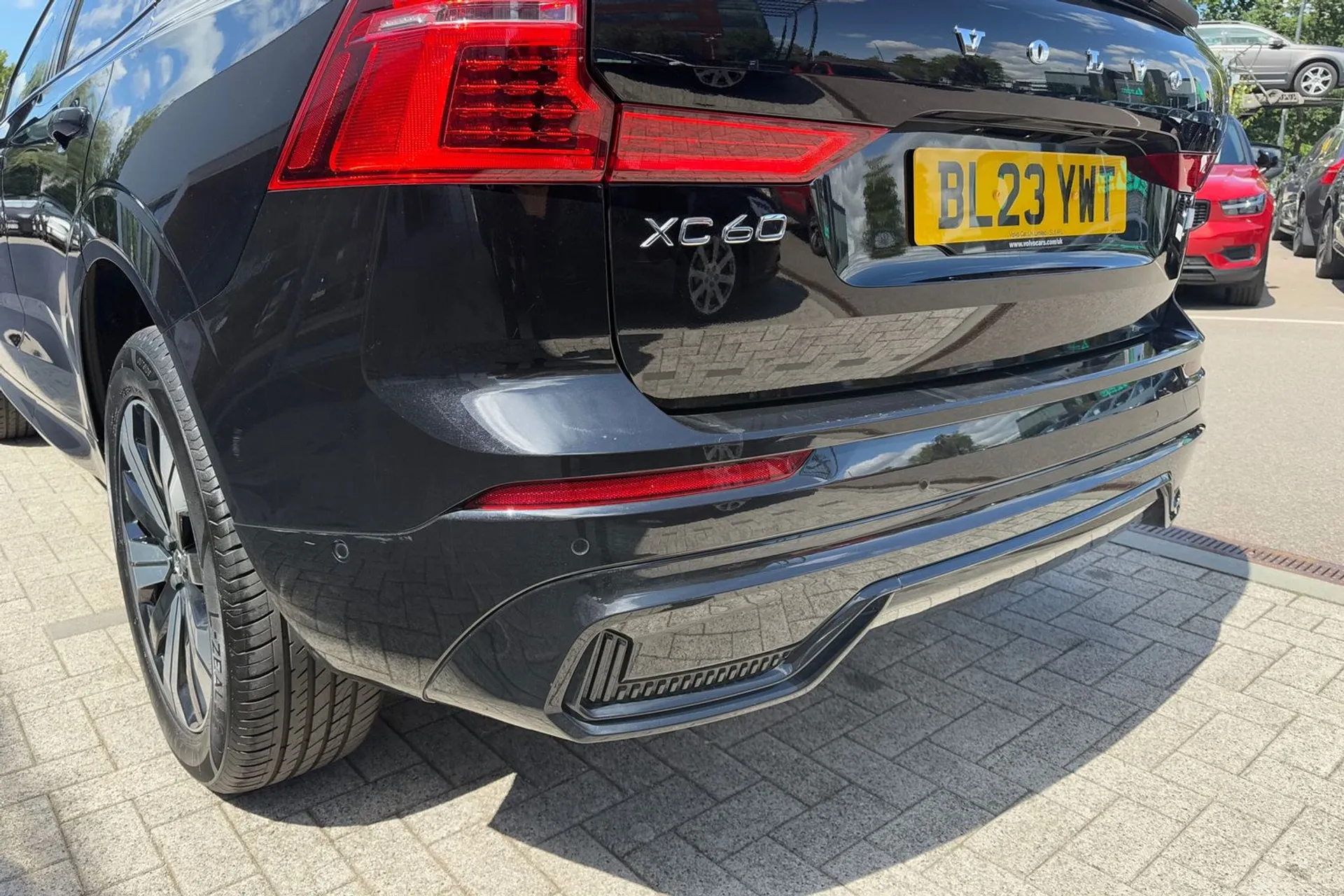 Volvo XC60 thumbnail image number 17