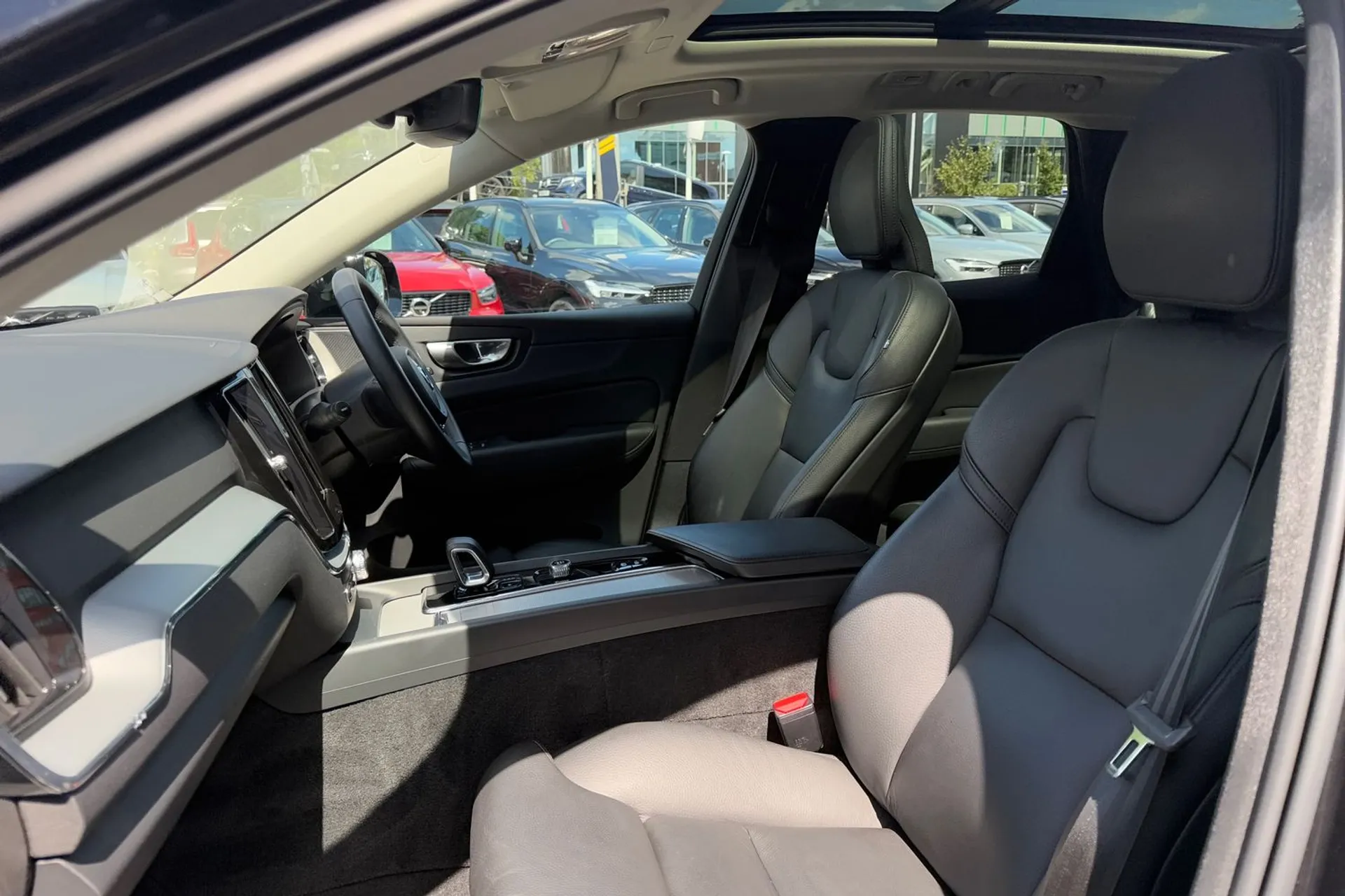 Volvo XC60 thumbnail image number 27