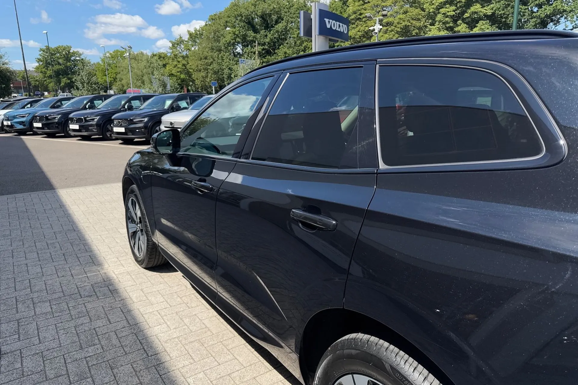 Volvo XC60 thumbnail image number 9