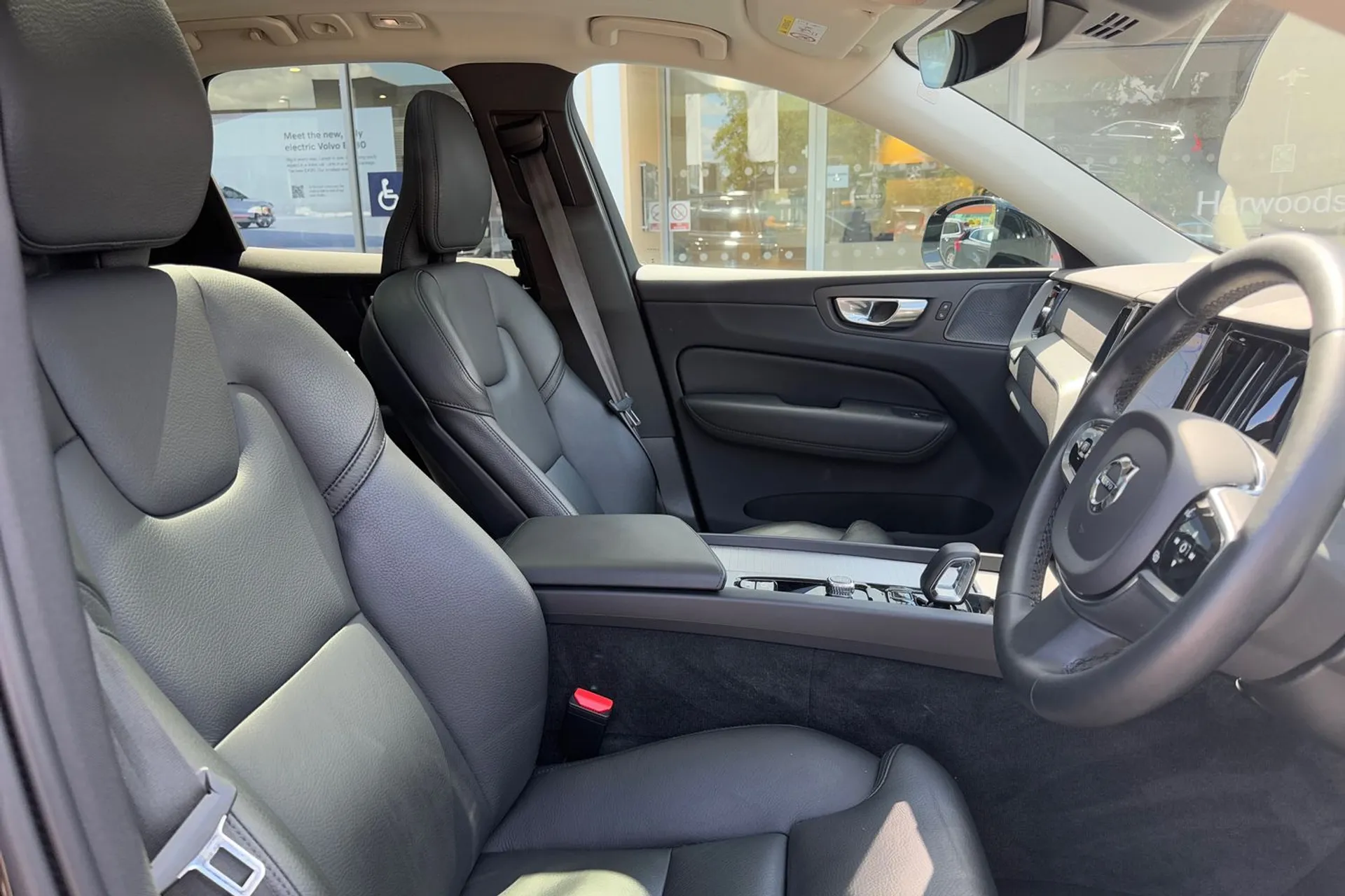 Volvo XC60 thumbnail image number 25