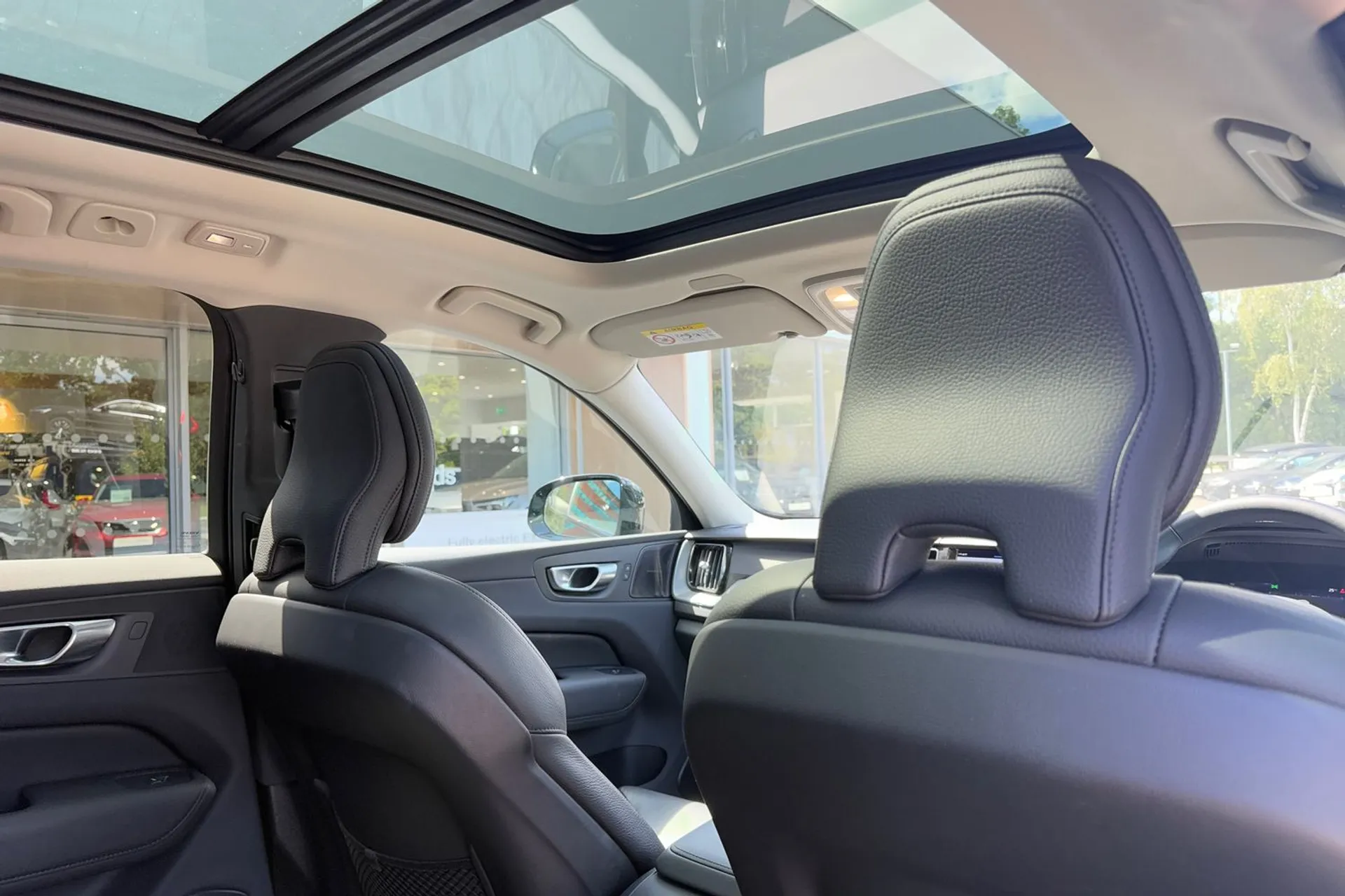 Volvo XC60 thumbnail image number 23