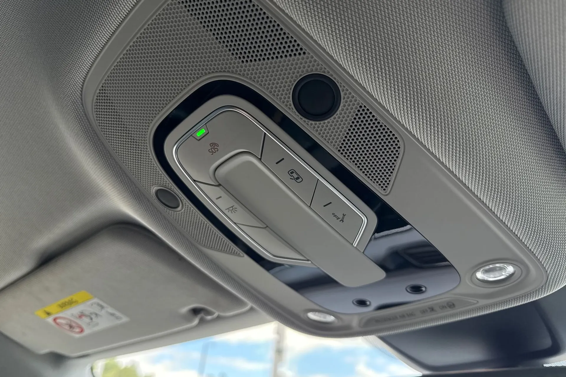 Audi e-tron thumbnail image number 46