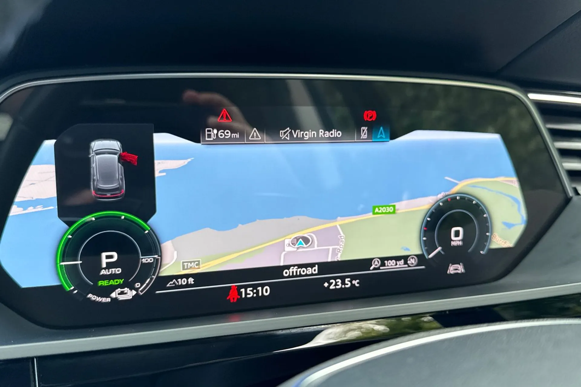 Audi e-tron thumbnail image number 4