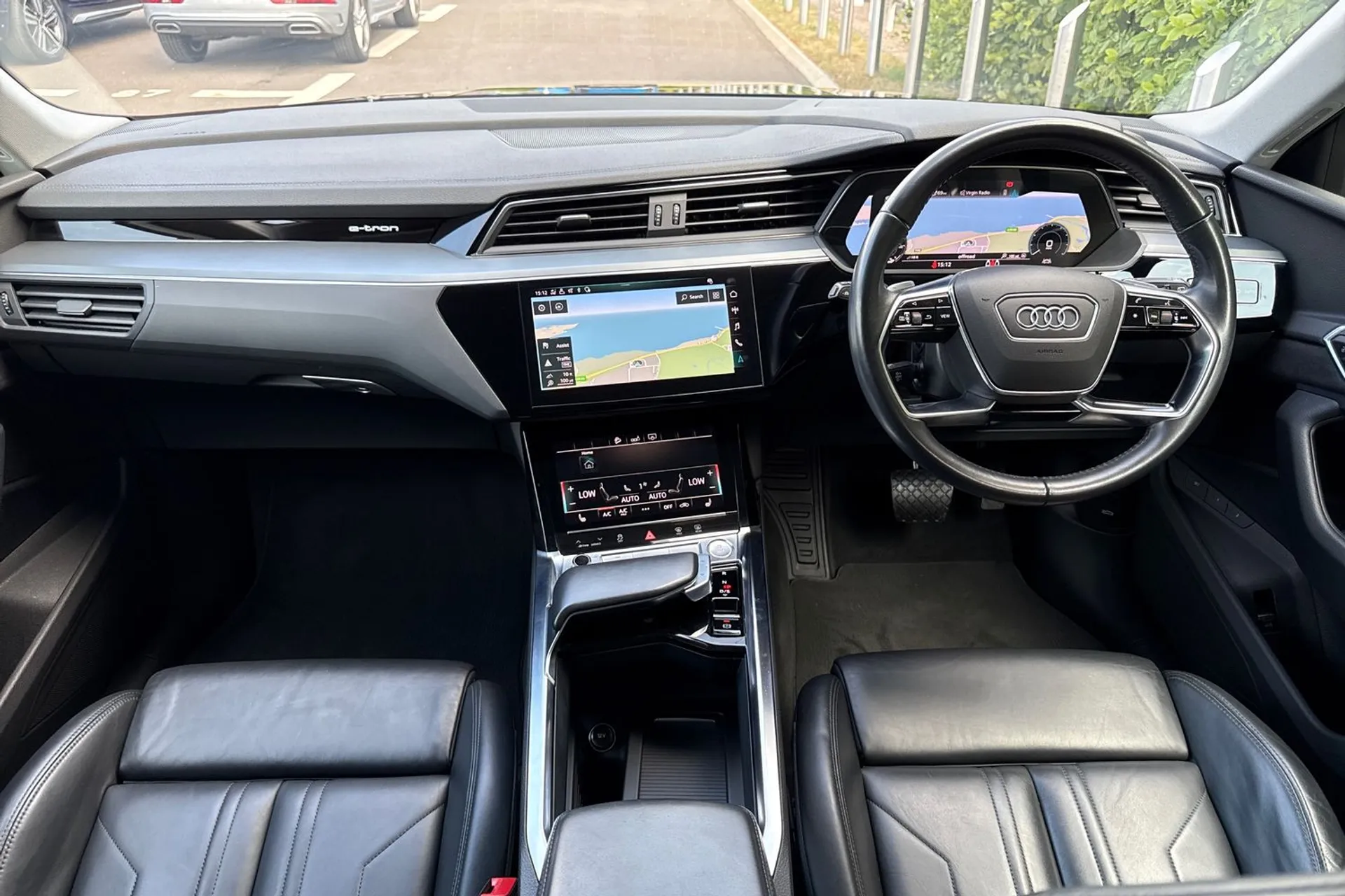 Audi e-tron thumbnail image number 3