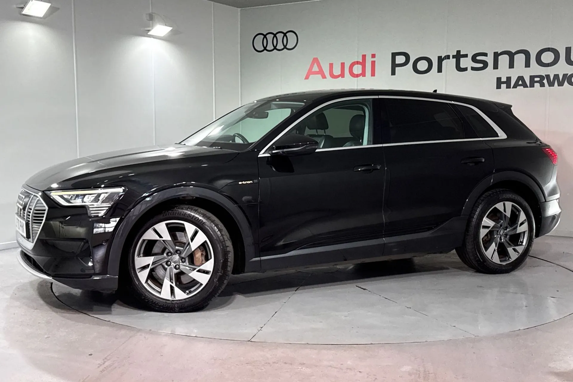 Audi e-tron thumbnail image number 6